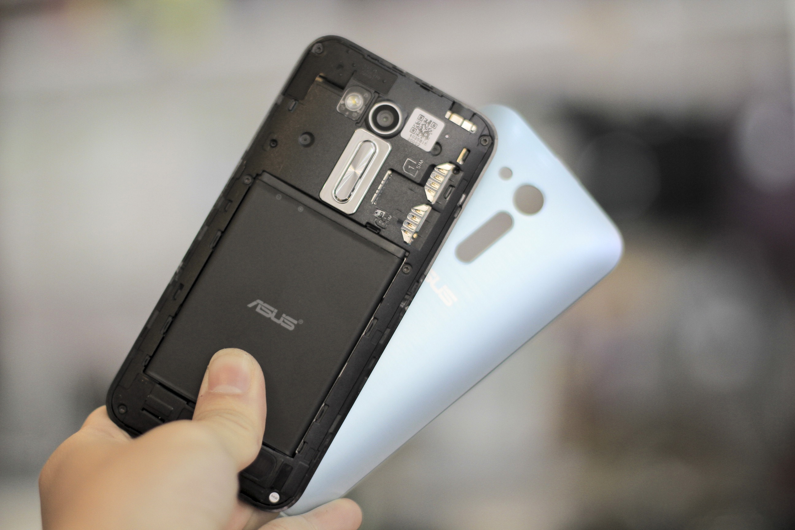 Mo hop Asus Zenfone Go gia re anh 8