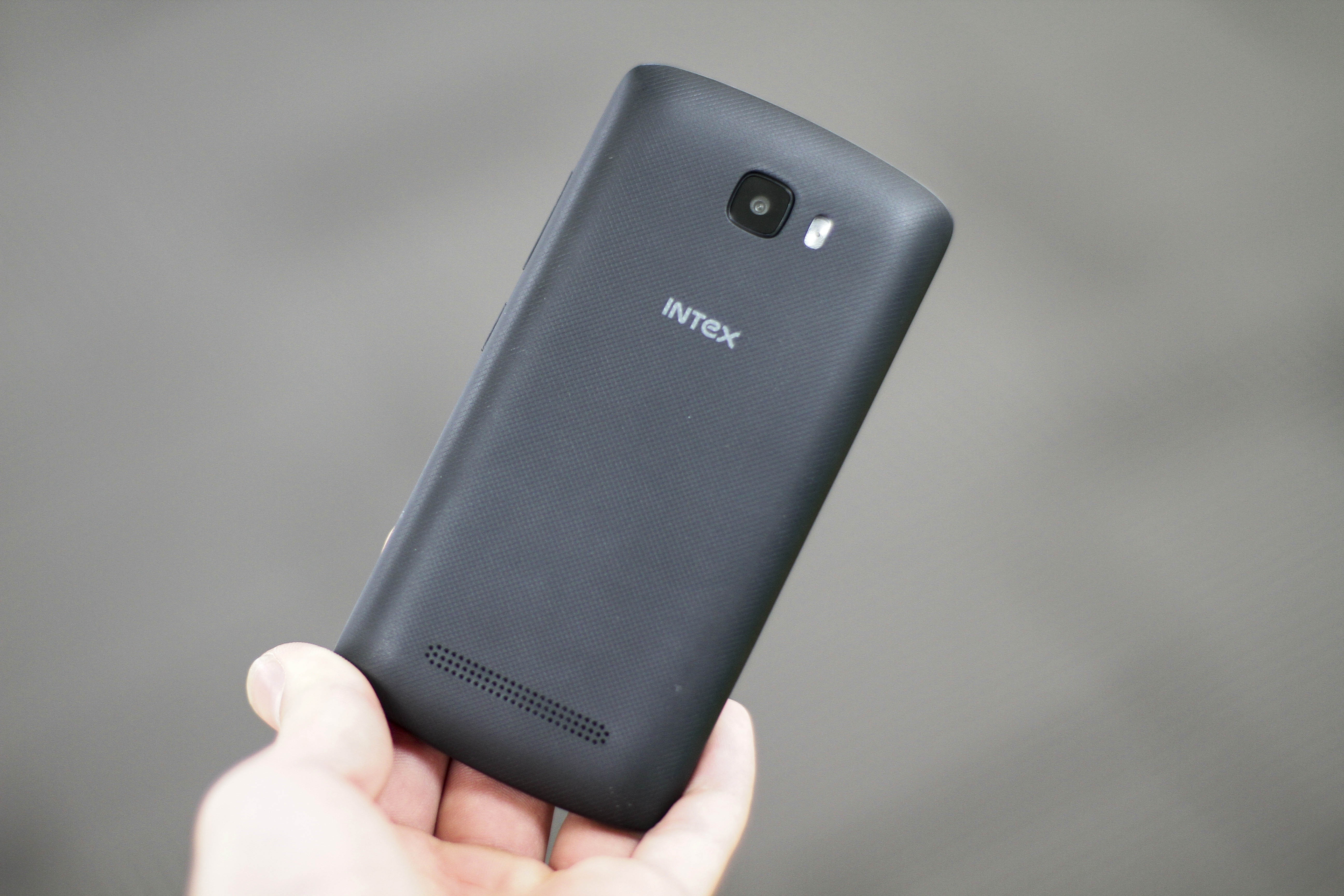 Smartphone An Dong Intex gia 900.000 dong. anh 6