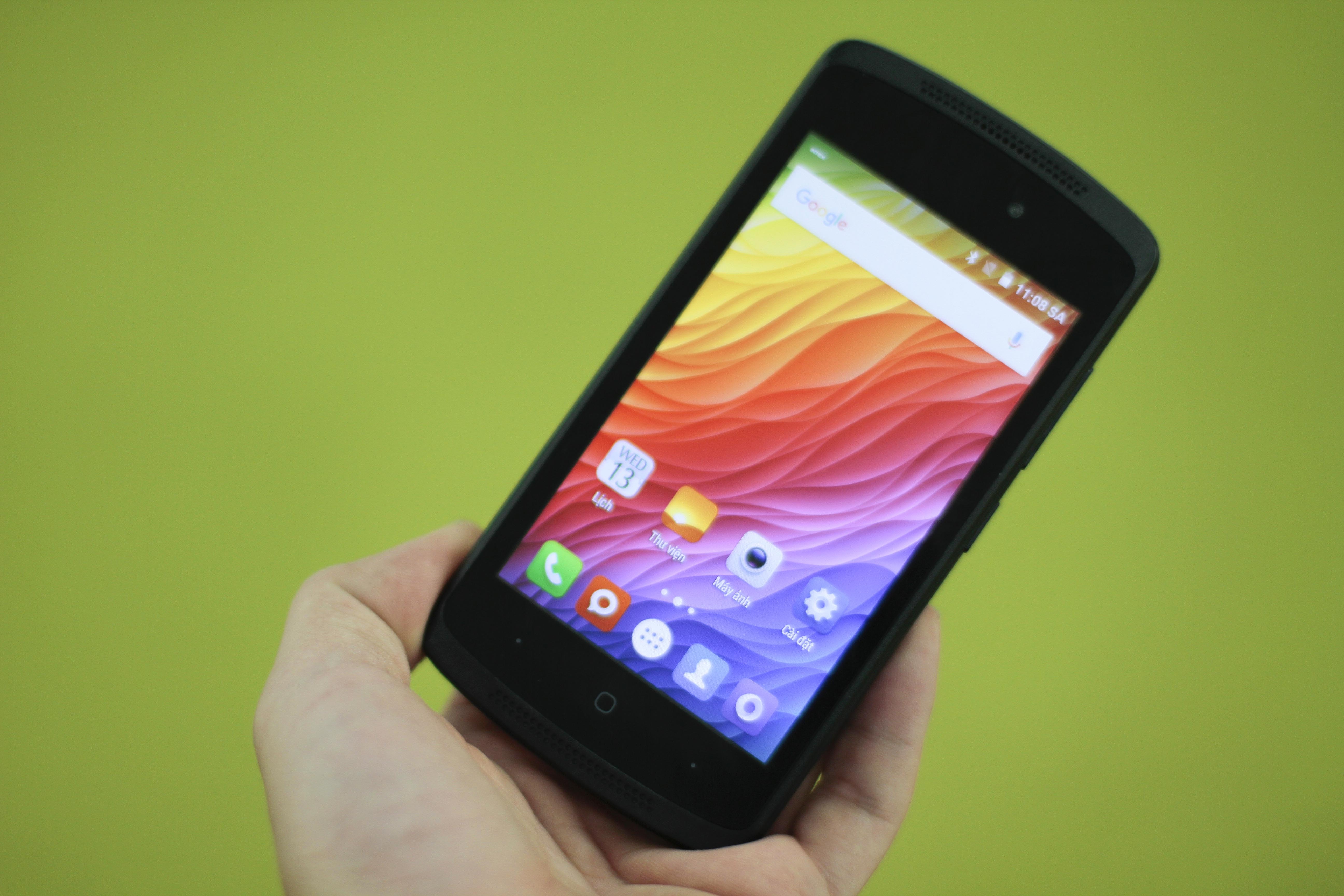 Smartphone An Dong Intex gia 900.000 dong. anh 3