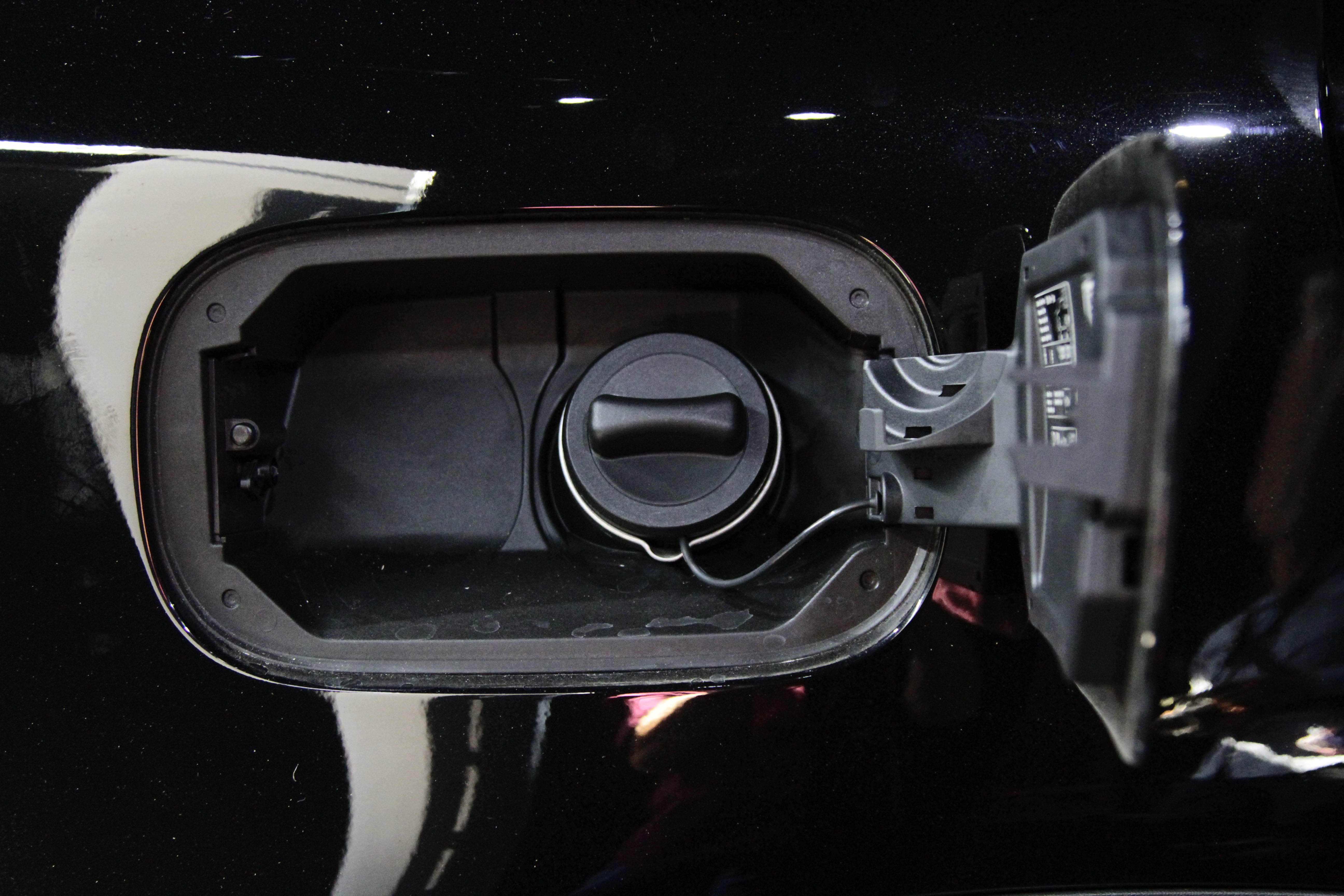 Mercedes-Benz GLC 300 anh 6