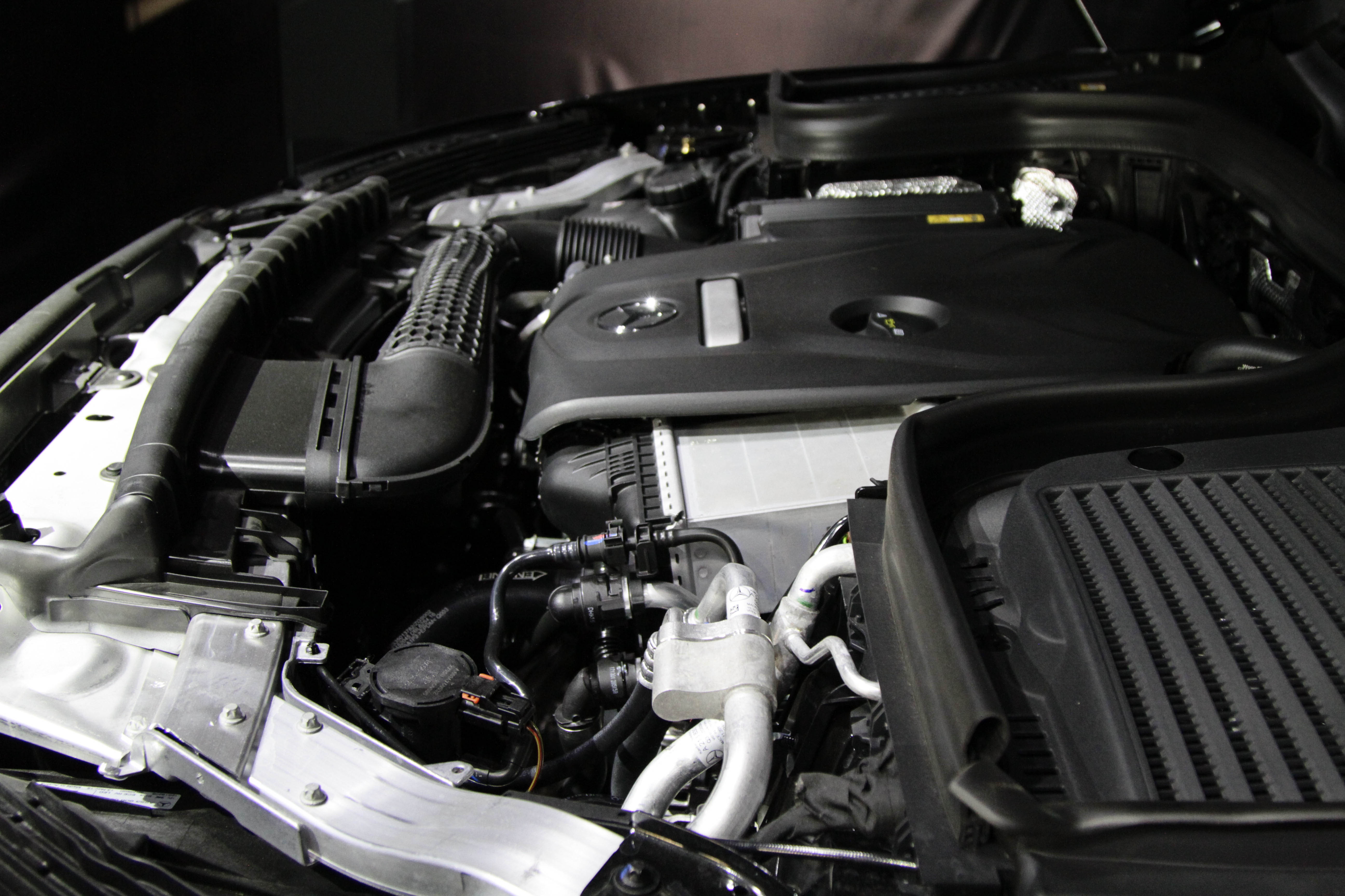 Mercedes-Benz GLC 300 anh 5