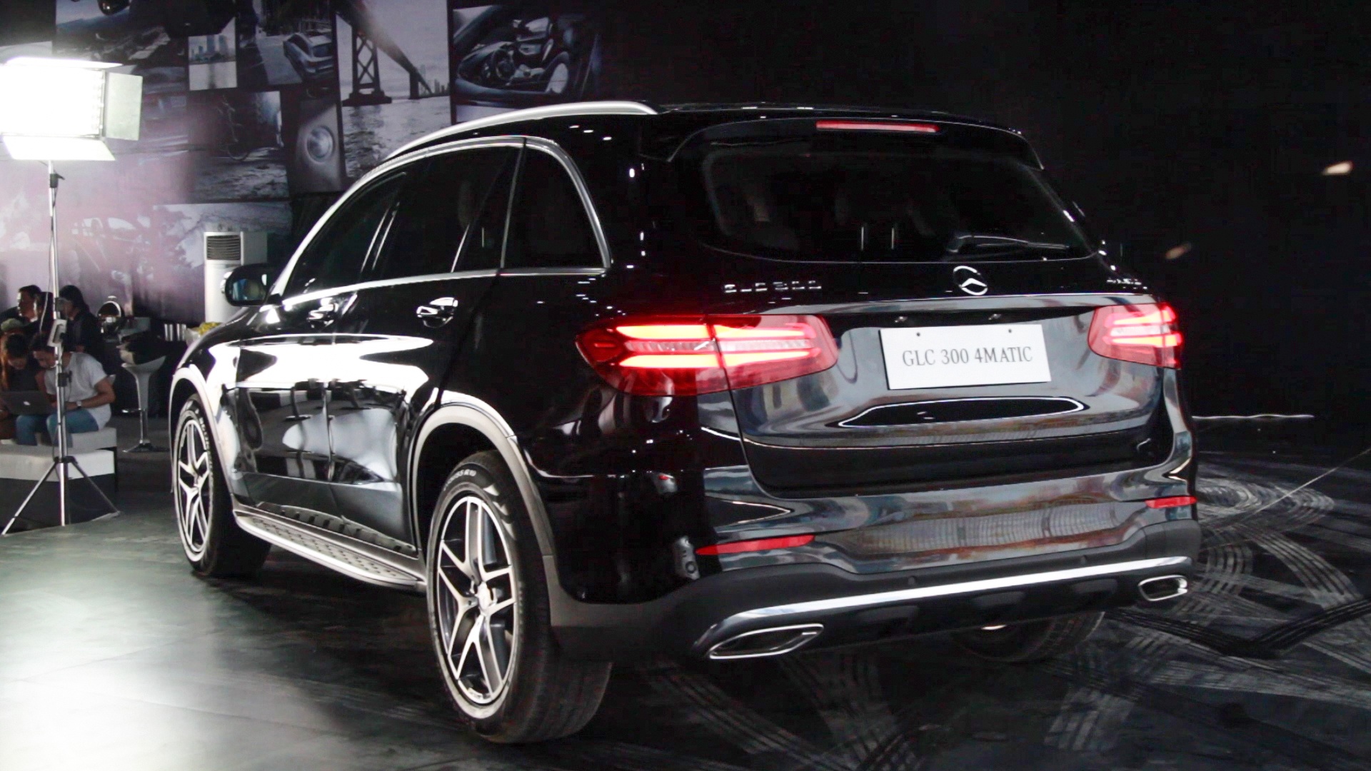 Mercedes-Benz GLC 300 anh 7