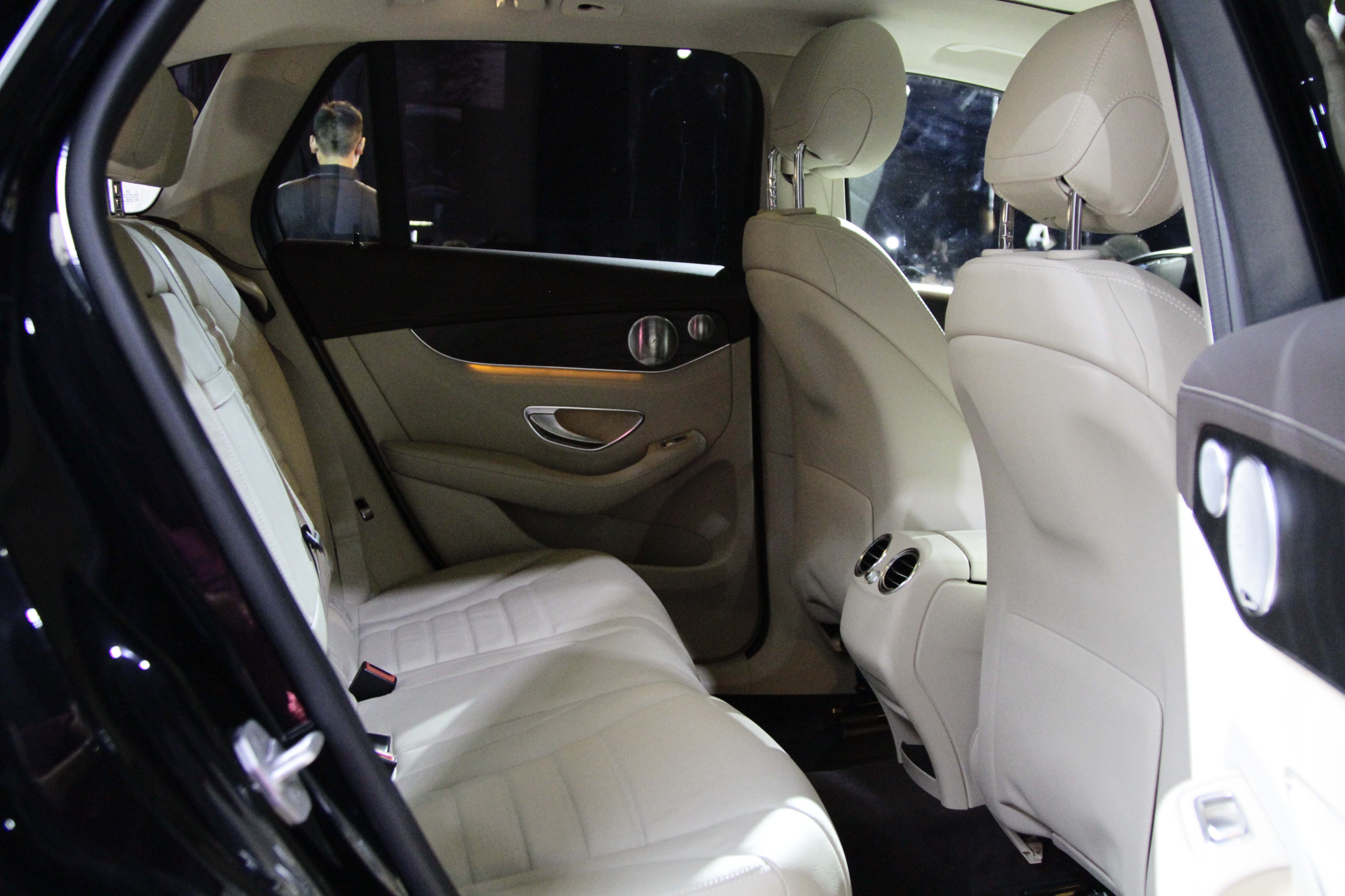 Mercedes-Benz GLC 300 anh 10