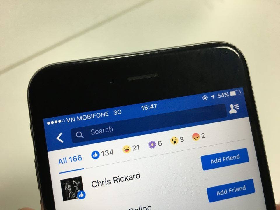 Facebook co them bieu tuong cam xuc 'Bong hoa' hinh anh