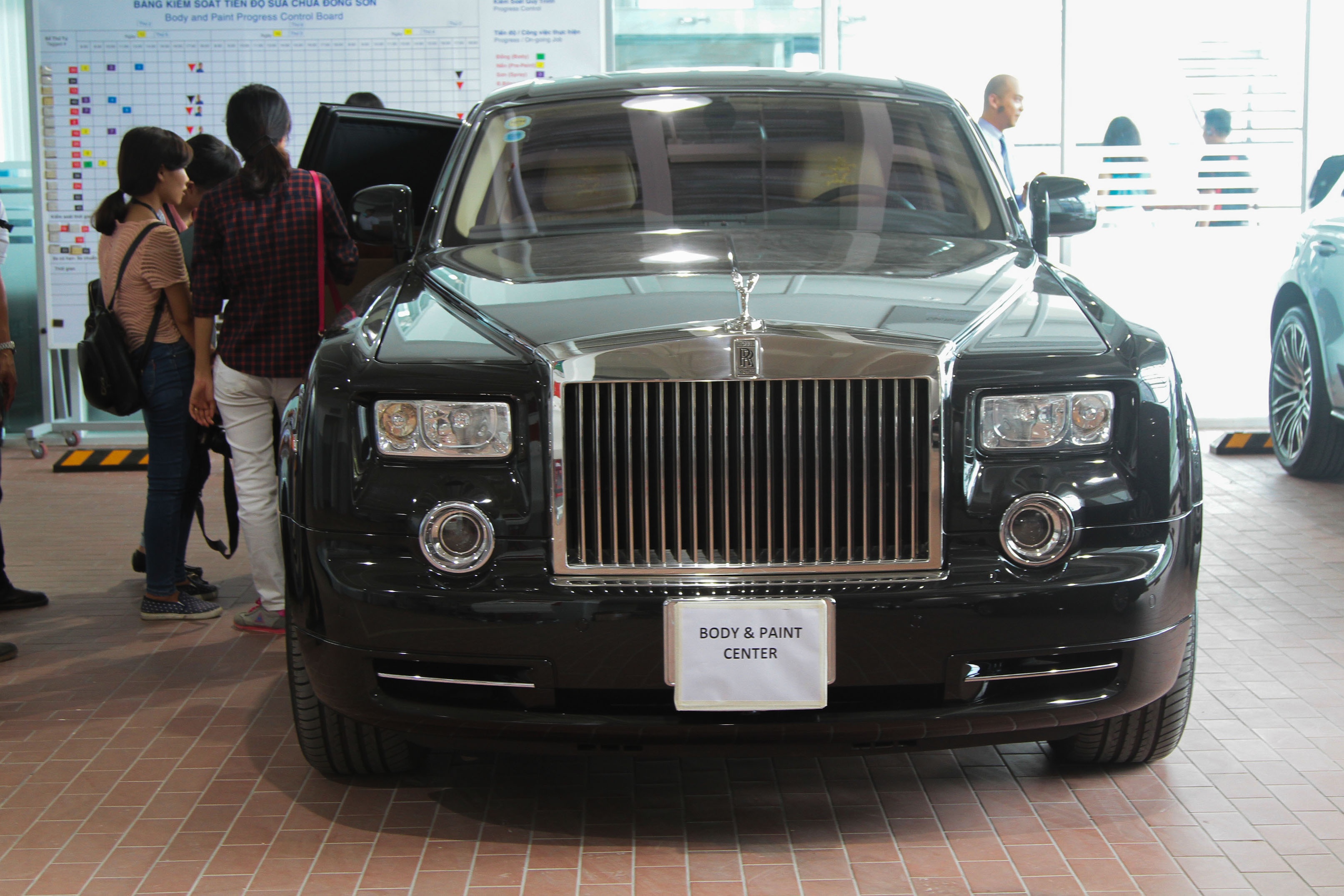 Quy trinh dong son cho sieu xe anh 11