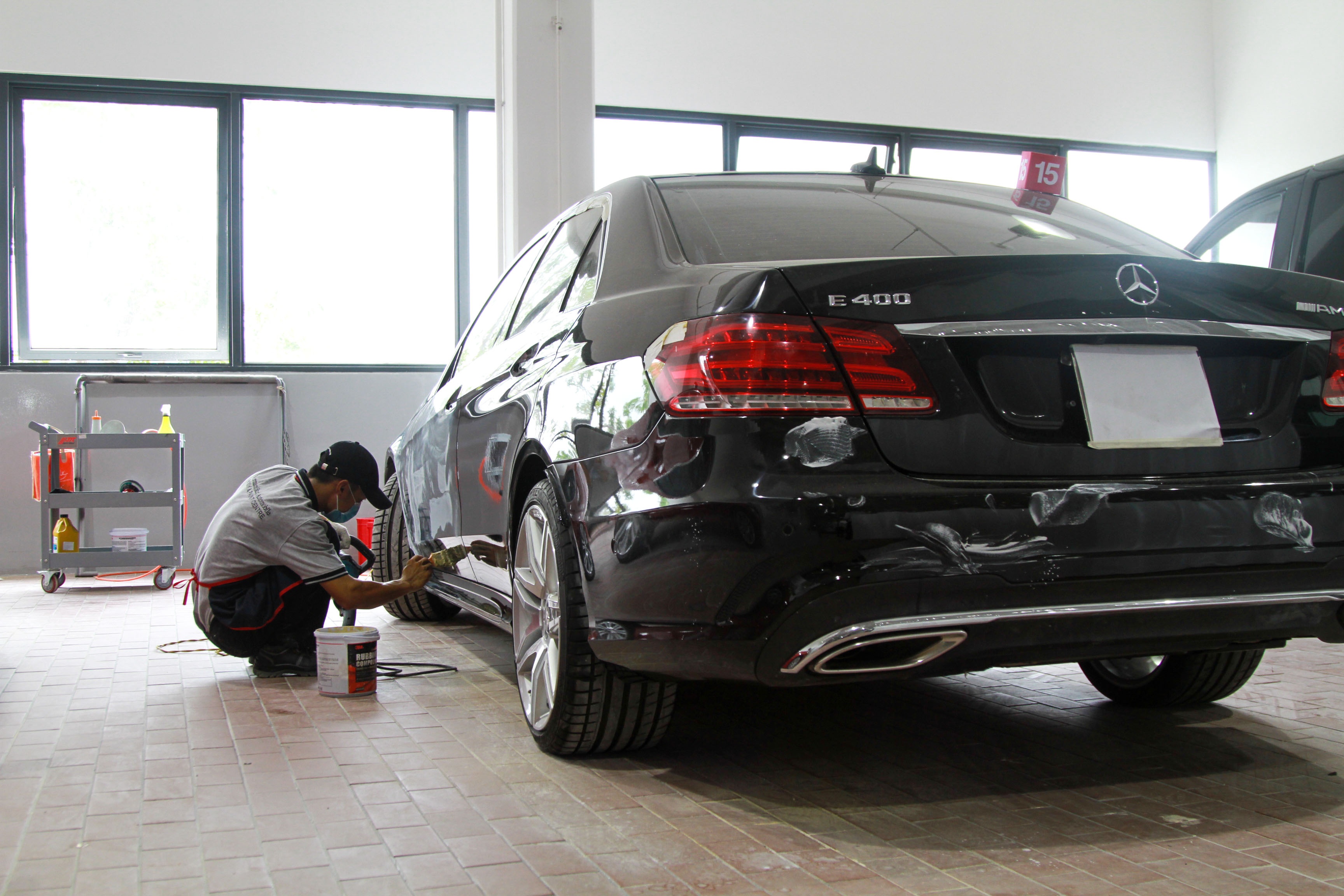 Quy trinh dong son cho sieu xe anh 3