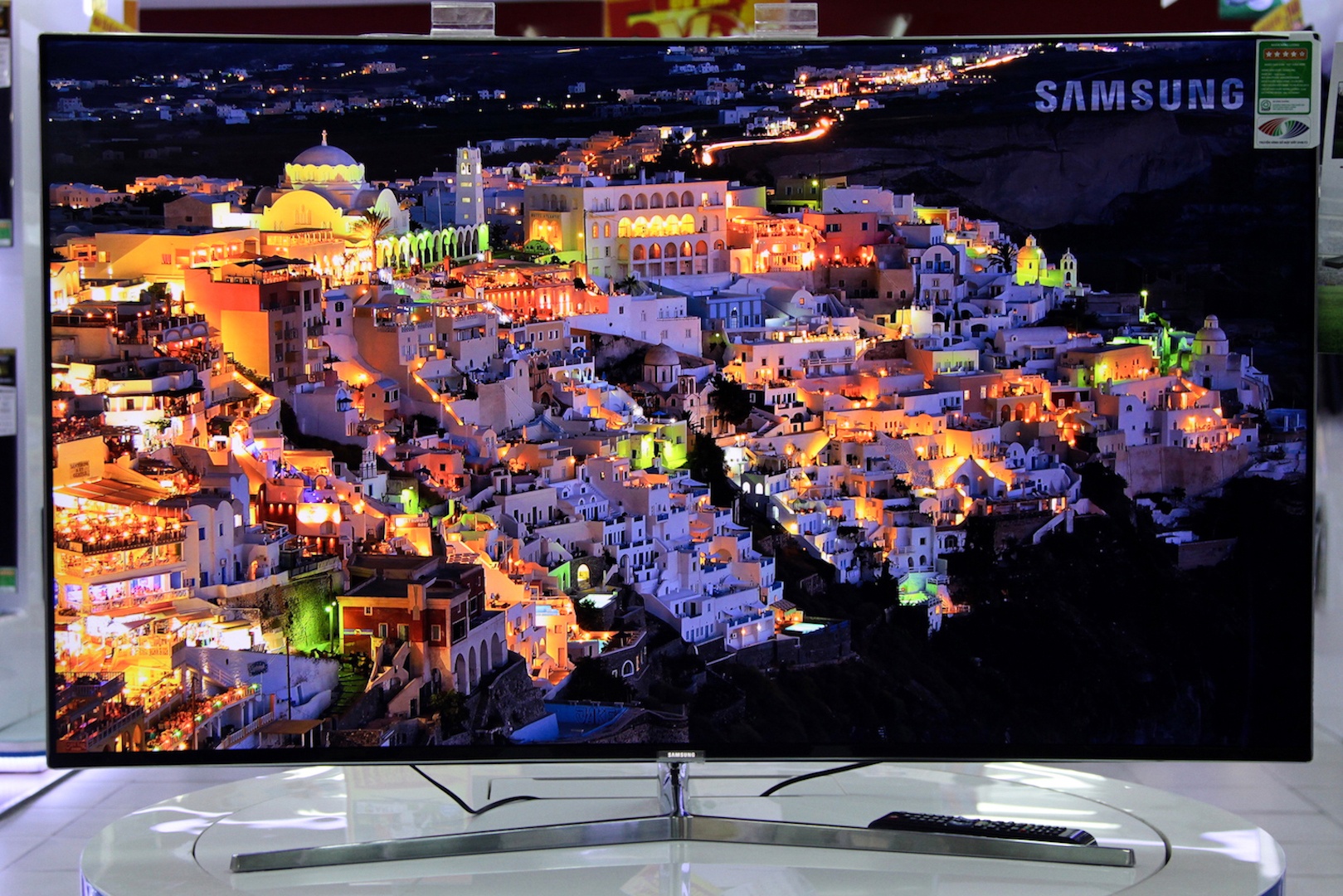 Dung thu TV SUHD 2016 thiet ke cong, cong nghe HDR hinh anh