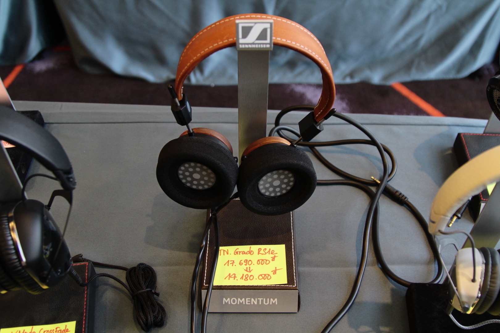 Trien lam thiet bi nghe nhac anh 4