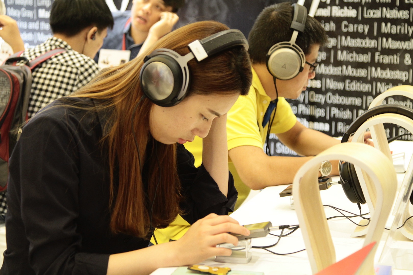 Trien lam thiet bi nghe nhac anh 7