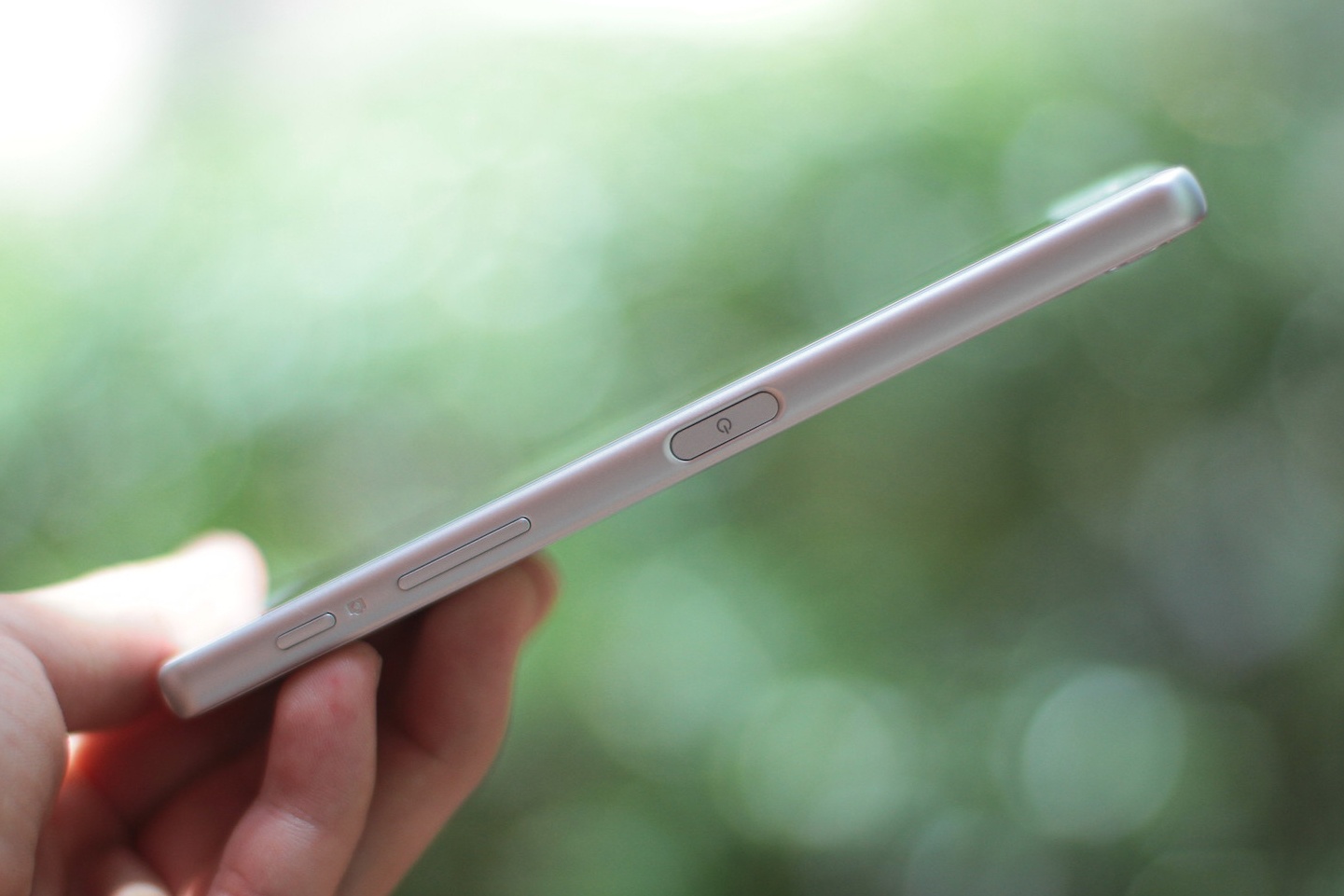 Gia ban Sony Xperia X tai Viet Nam anh 3