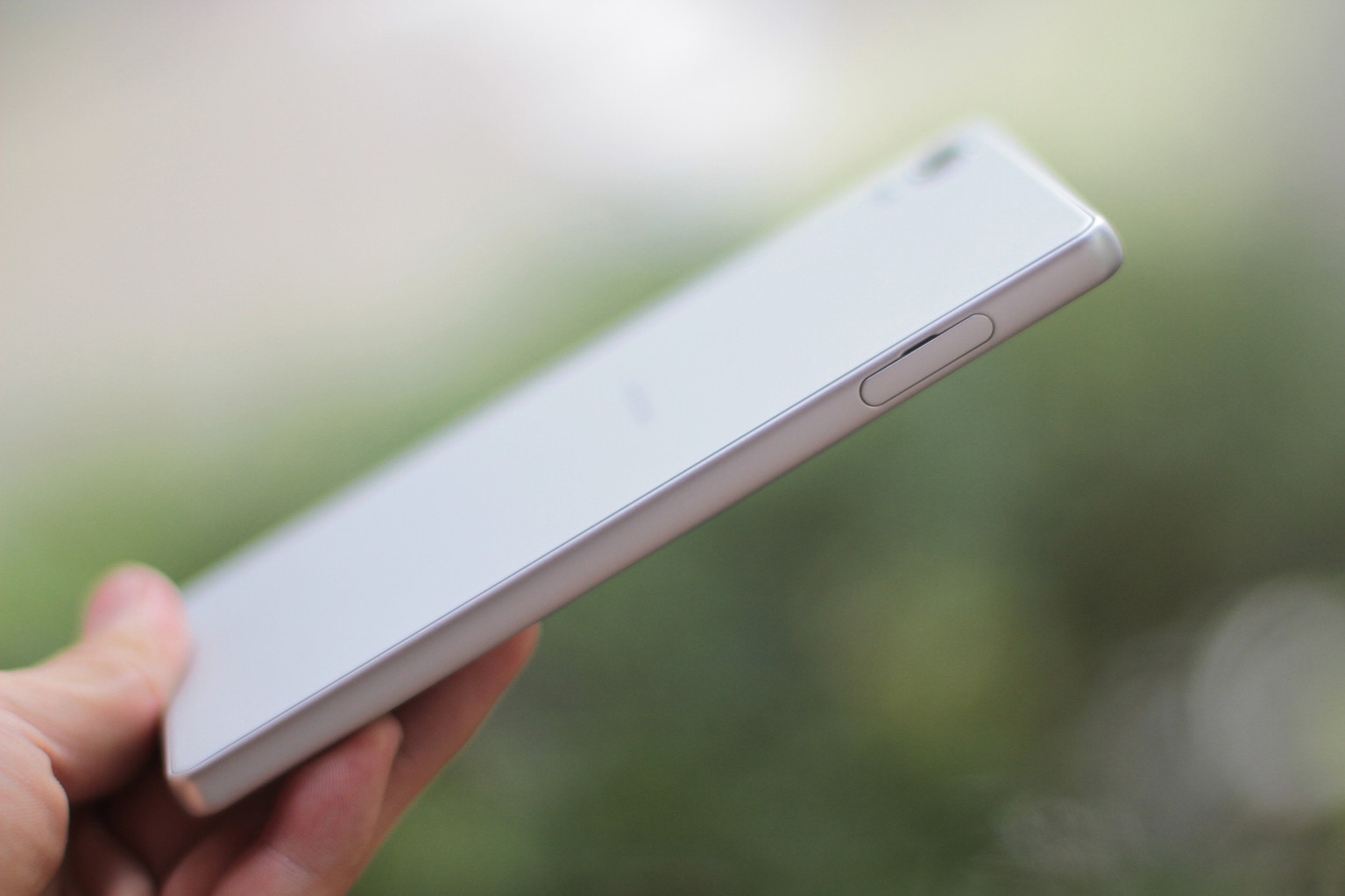 Gia ban Sony Xperia X tai Viet Nam anh 4