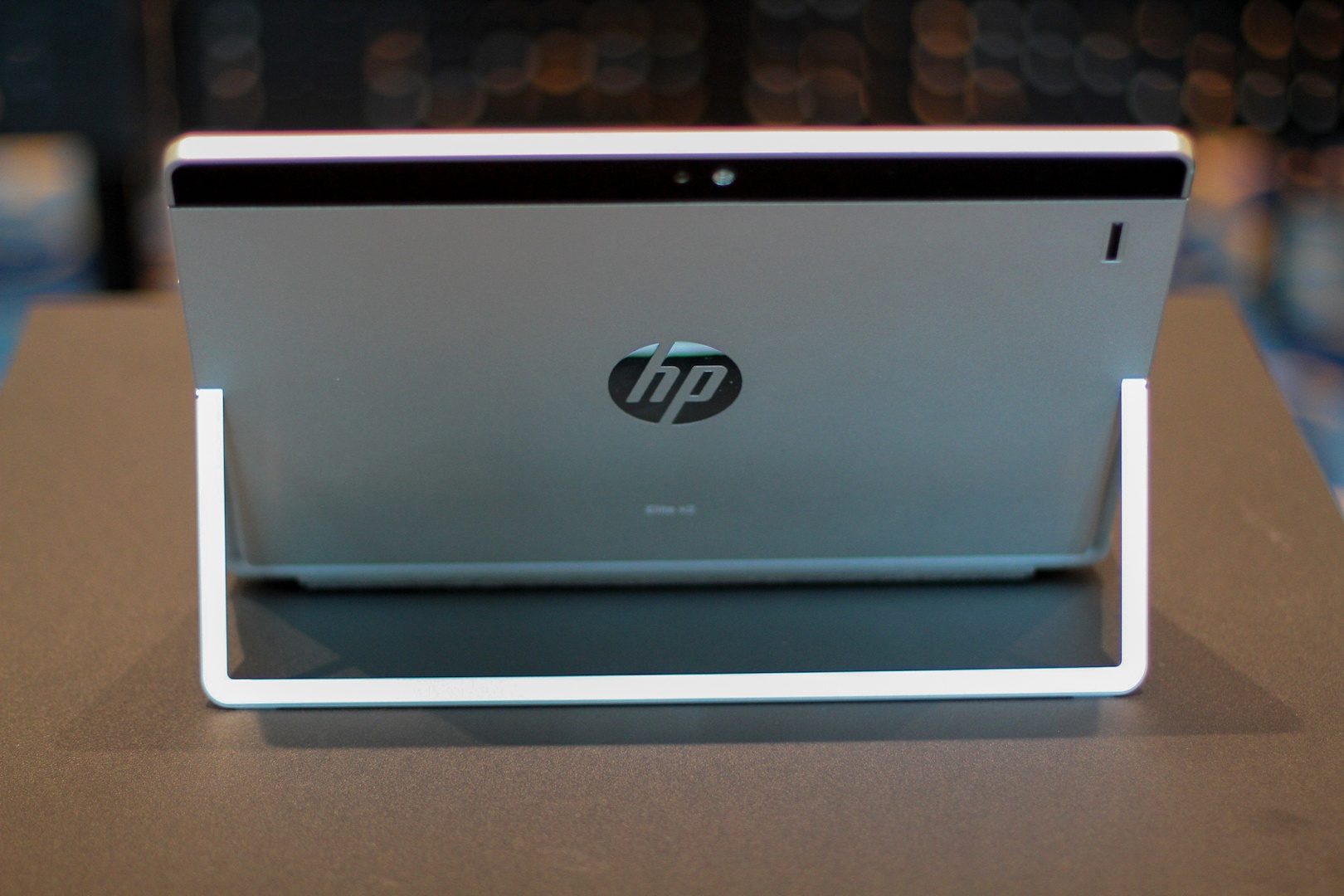 gia HP Elite X2 tai Viet Nam, anh 3