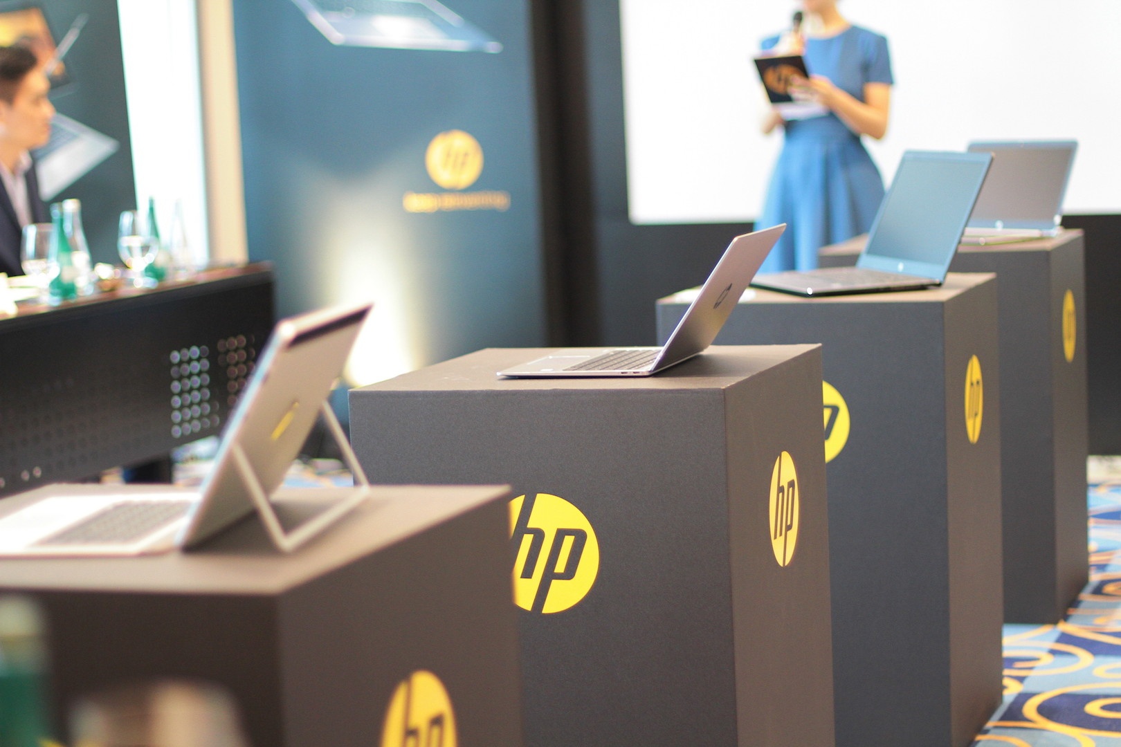 HP EliteBook Folio G1 ve Viet Nam anh 1