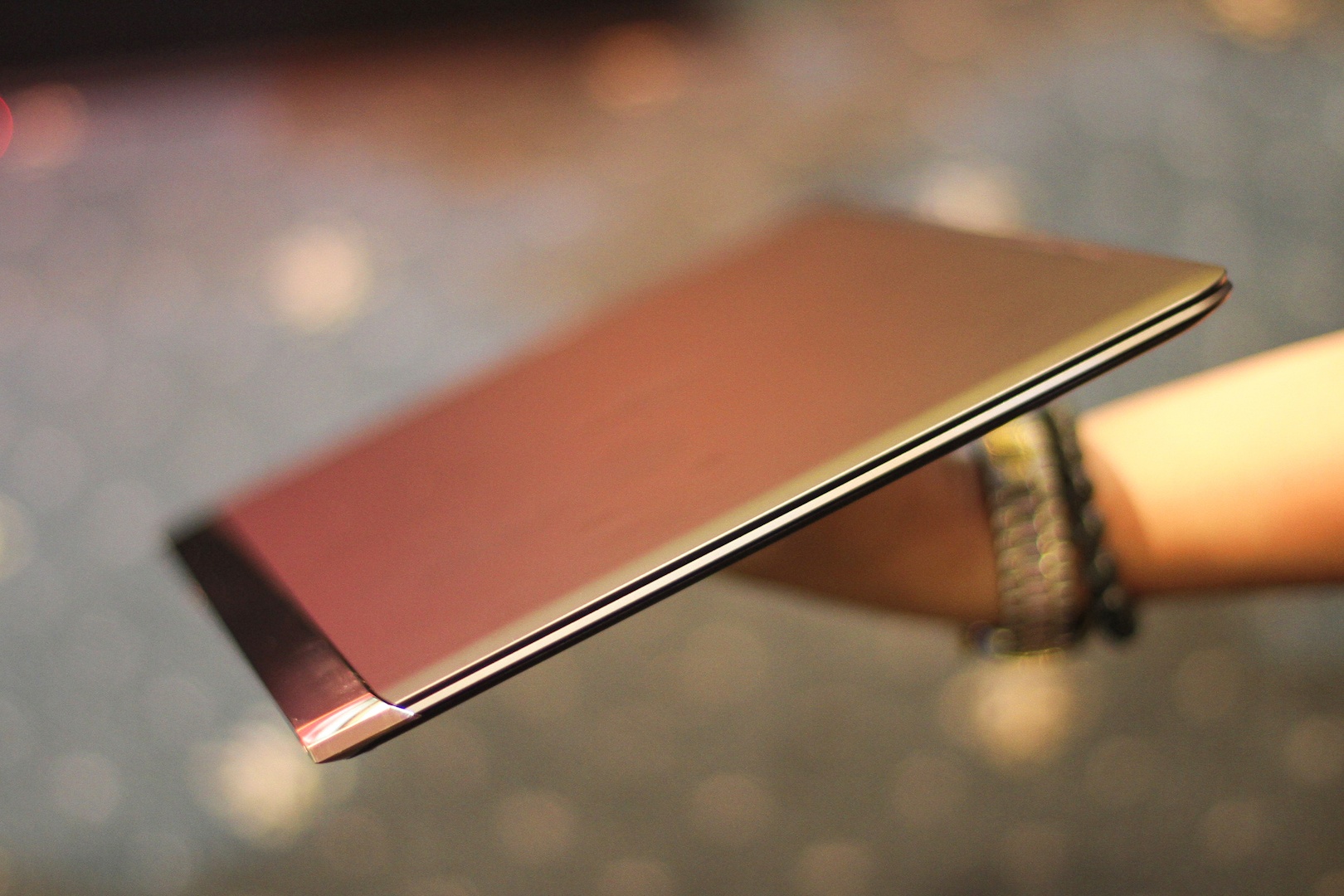 HP Spectre Laptop mong nhat the gioi anh 7