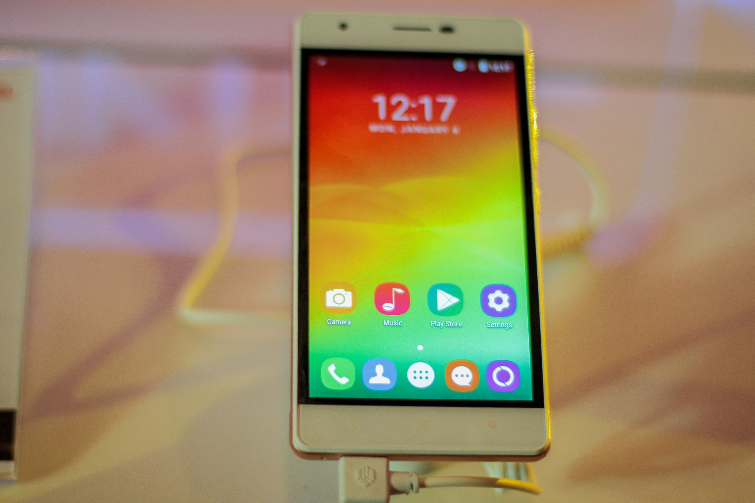 Dien thoai Oukitel den Viet Nam anh 3