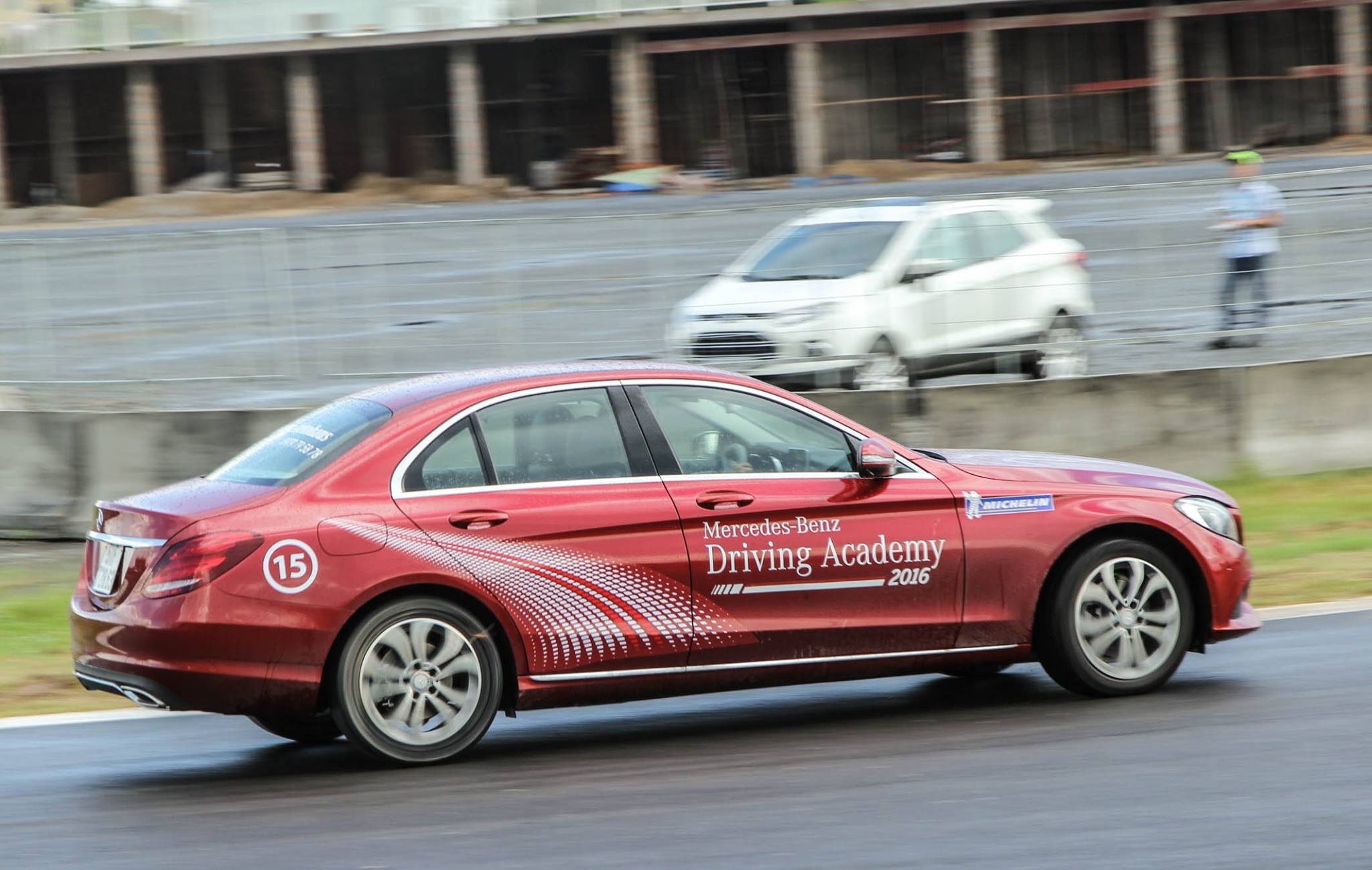 4 ky nang lai xe hoi an toan can phai biet hinh anh