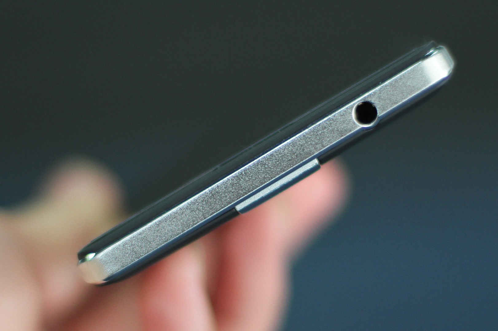 Smartphone 4G re nhat Viet Nam anh 7