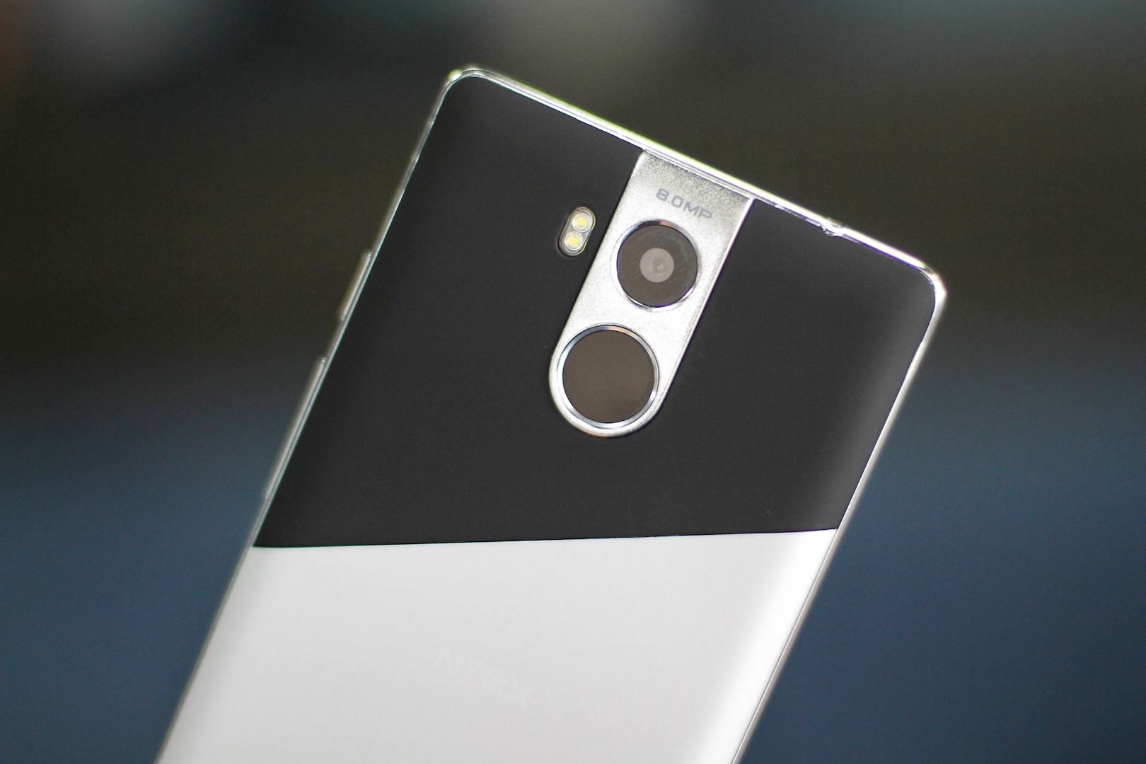 Smartphone 4G re nhat Viet Nam anh 10