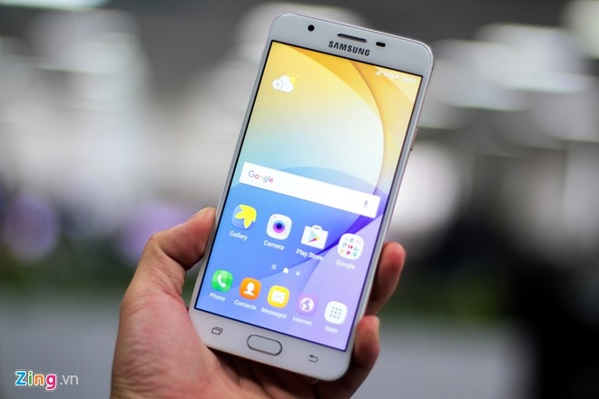 Cuoc chien moi cua smartphone cam bien van tay tam trung hinh anh