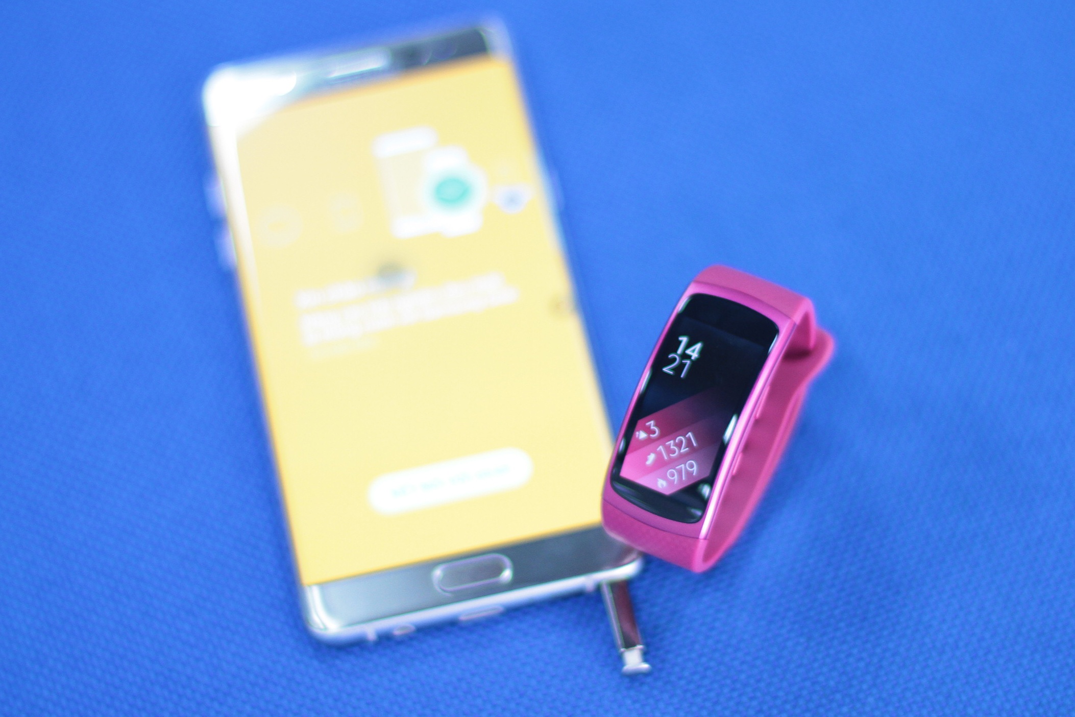 Gia ban Samsung Gear Fit 2 anh 8