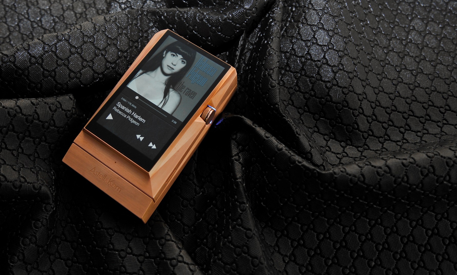 Astell&Kern 380 Copper ve Viet Nam anh 1