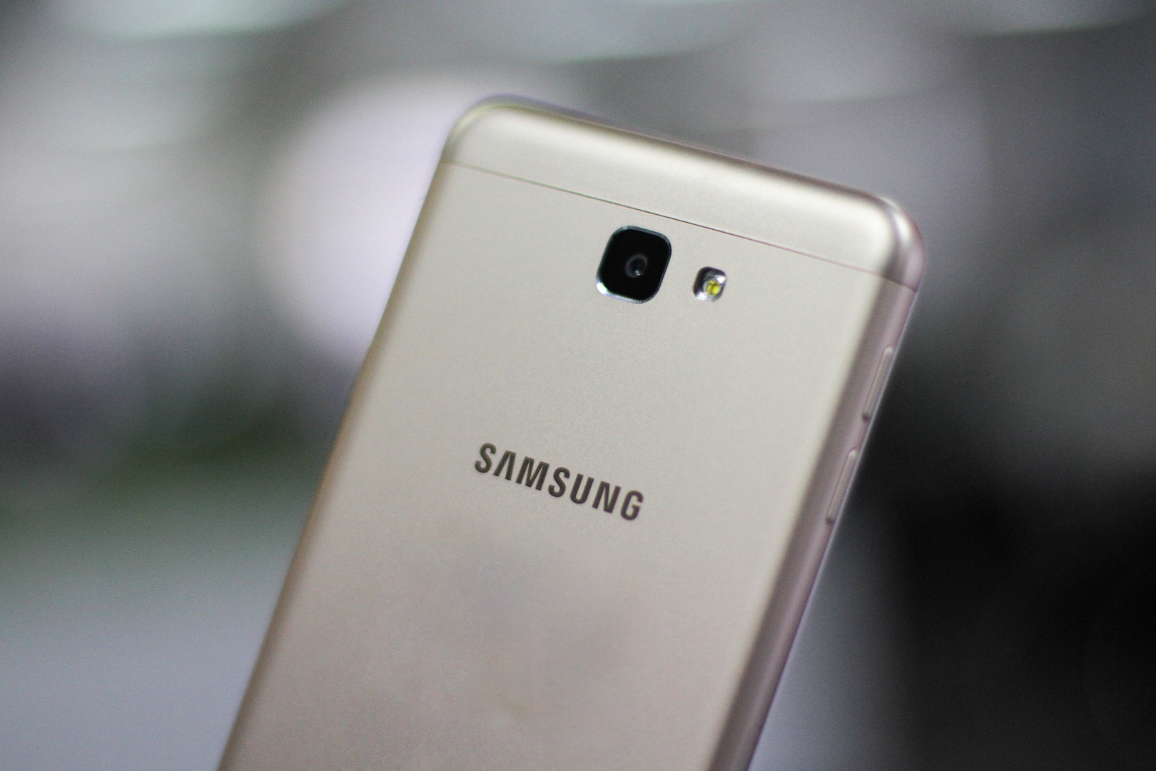 Samsung Galaxy J7 Prime sap ban anh 9