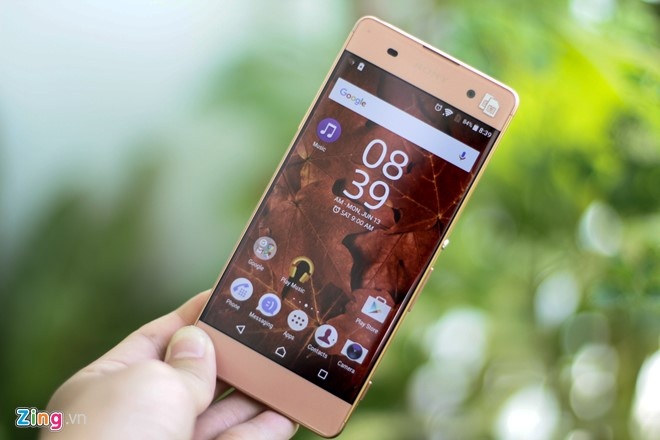 Smartphone giam gia thang 8 anh 2