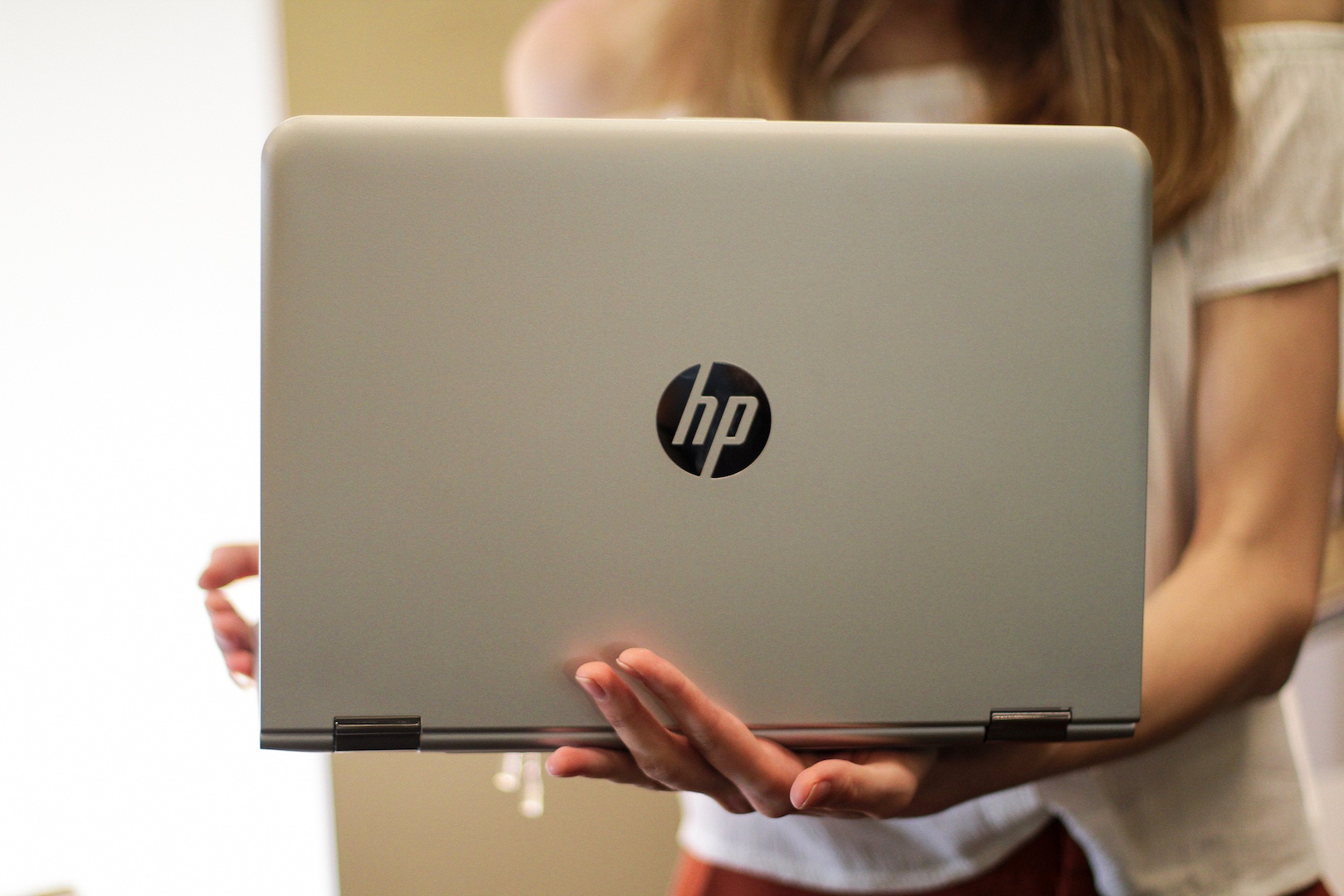 Gia ban HP Pavilion x360 anh 10