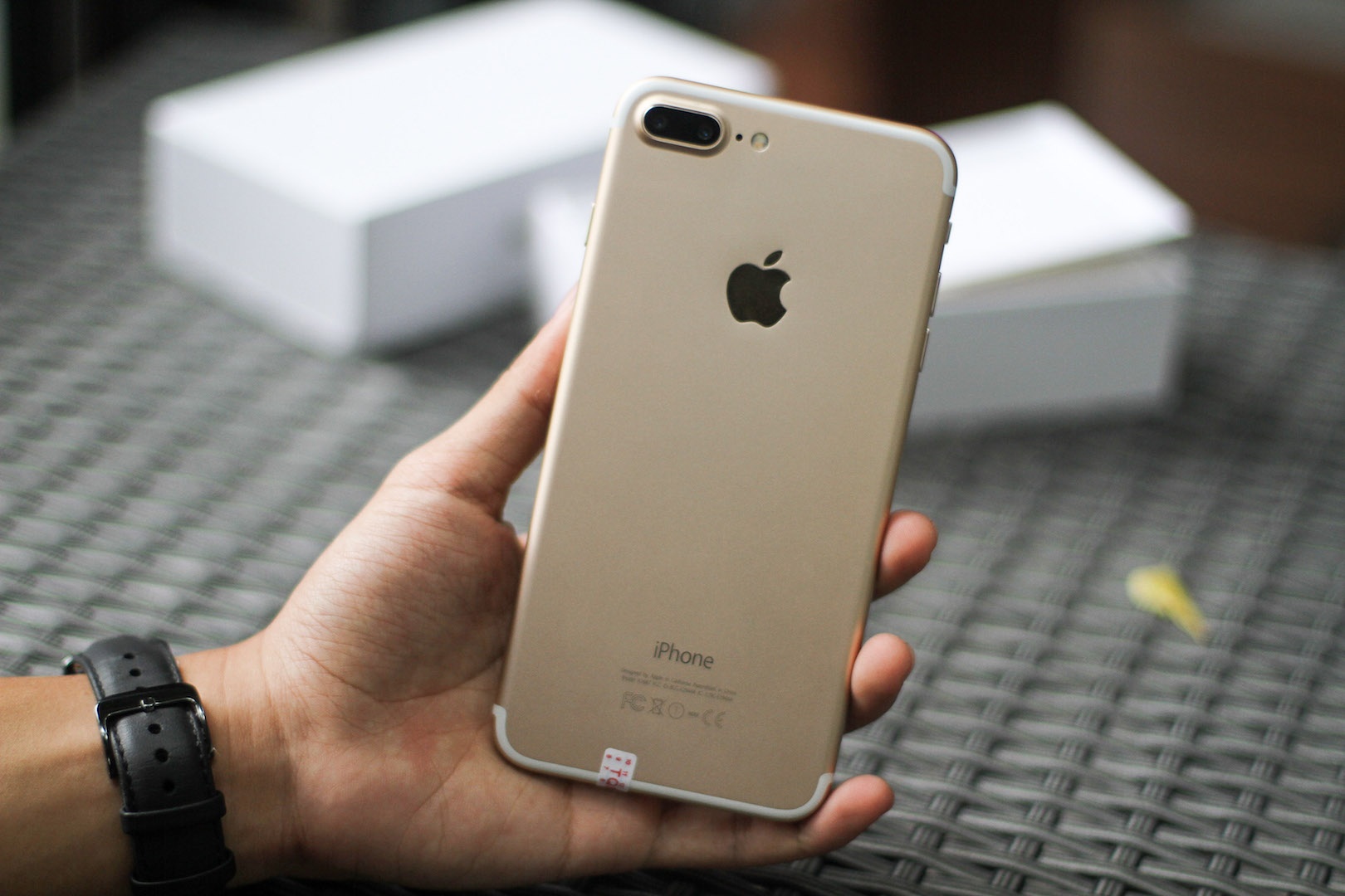 Dung thu iPhone 7 Plus nhai, gia 3 trieu tai Viet Nam hinh anh