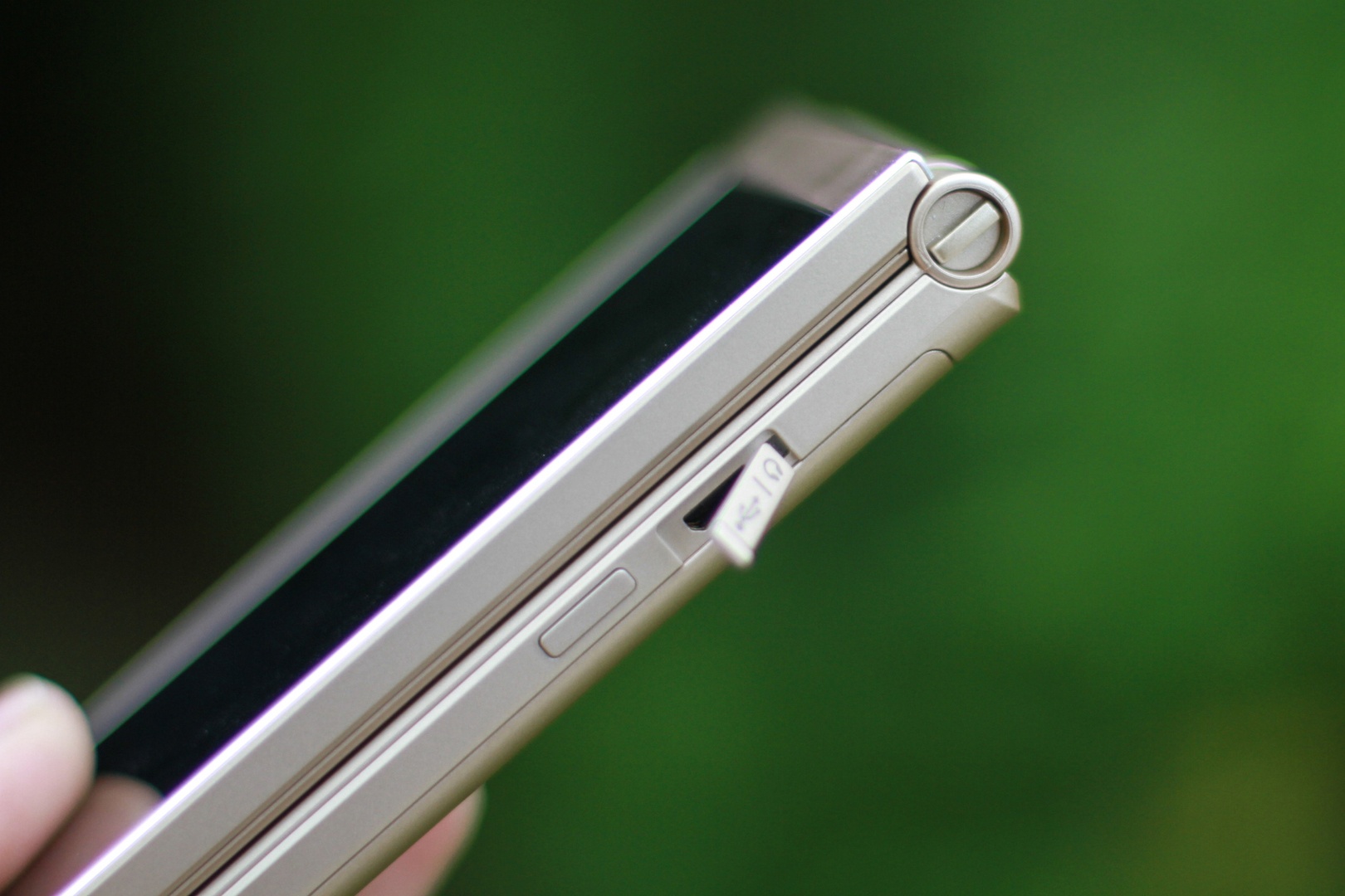 dien thoai Musashi nap gap anh 4