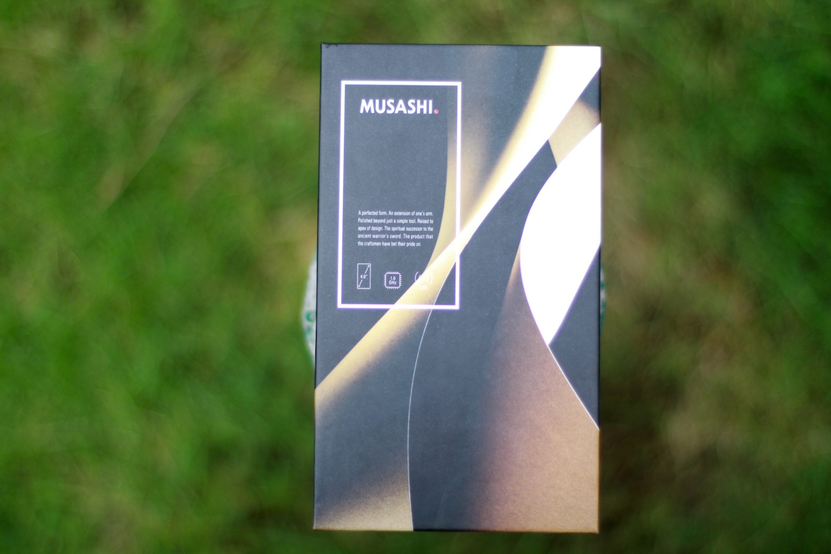 dien thoai Musashi nap gap anh 1