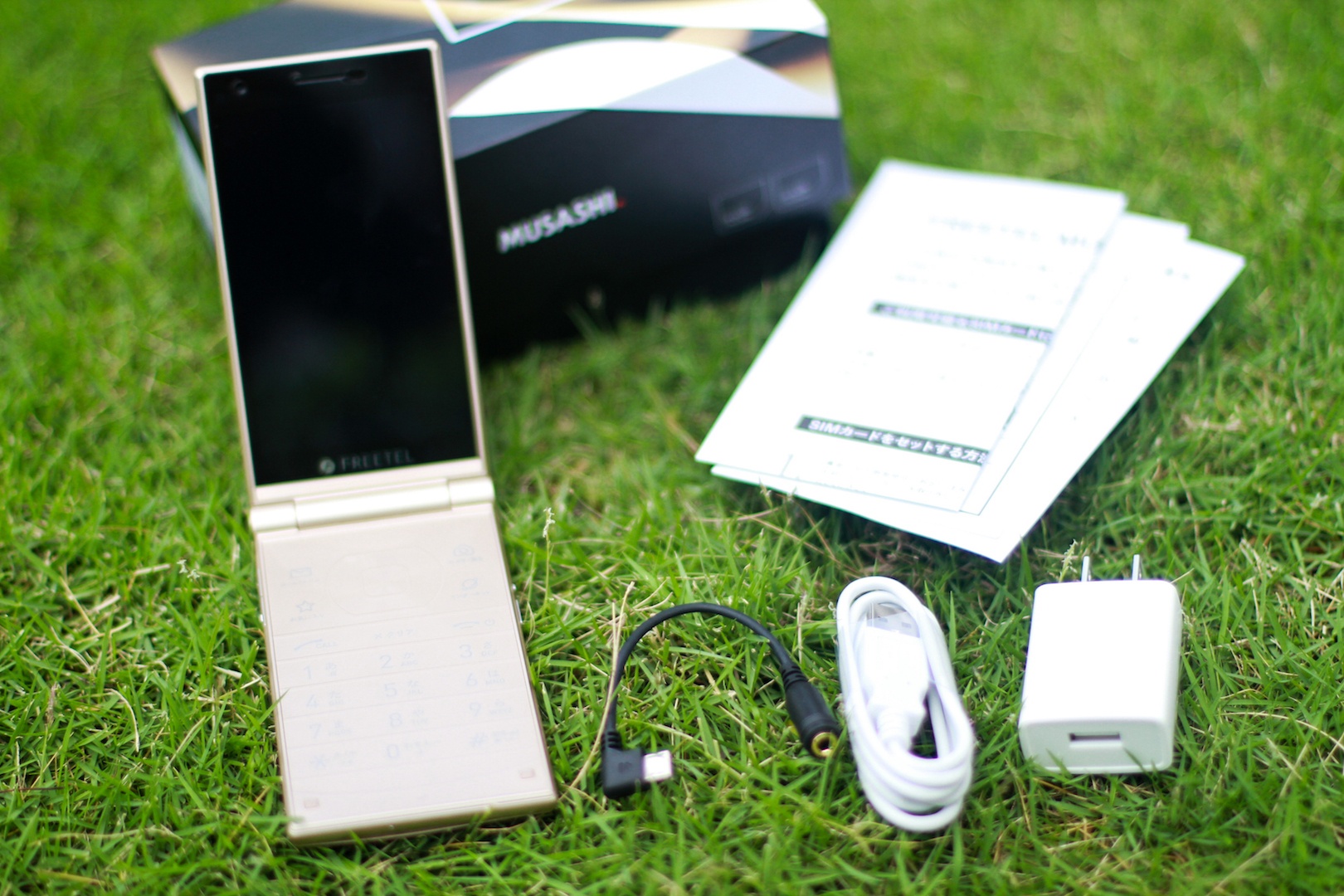 dien thoai Musashi nap gap anh 2