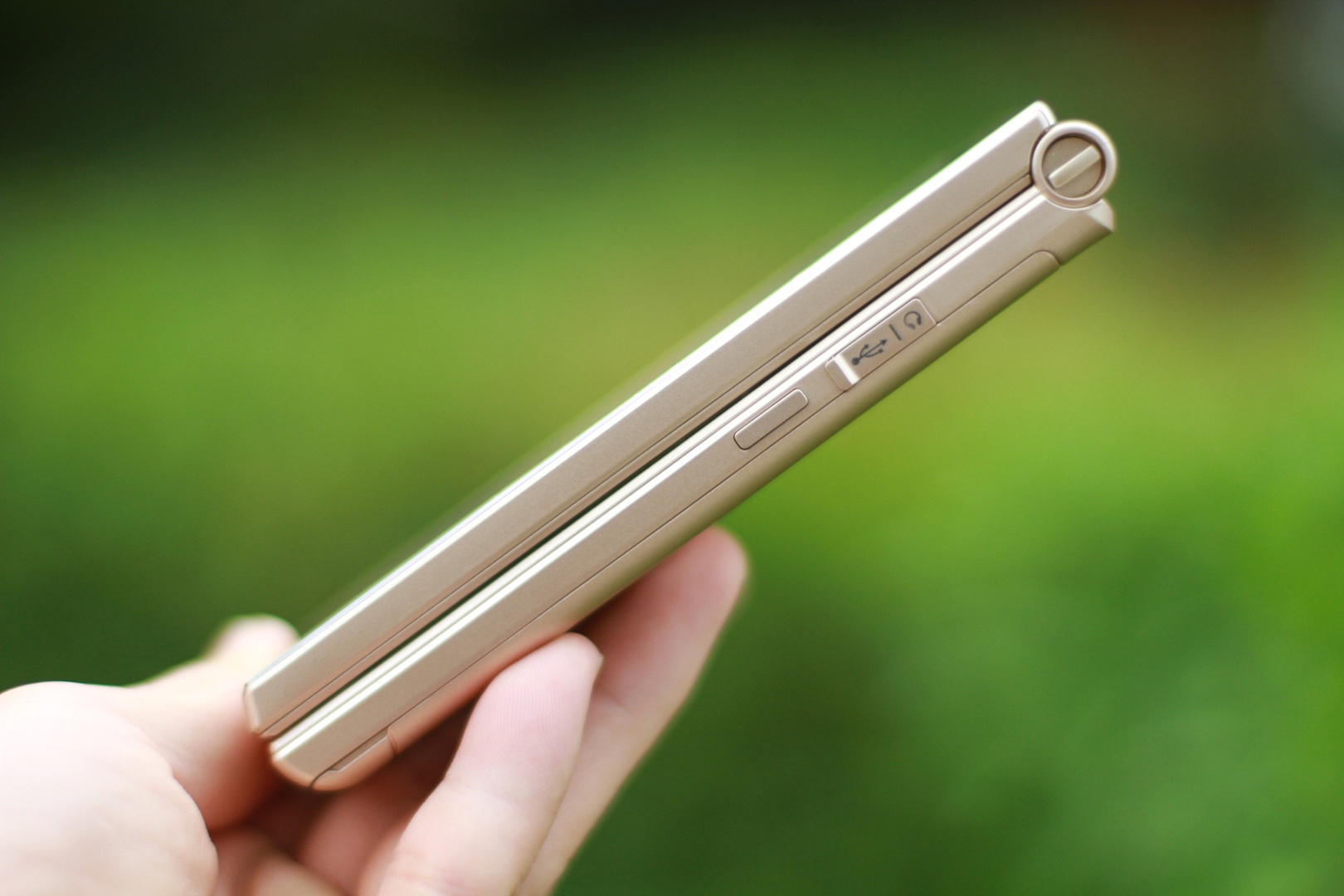 dien thoai Musashi nap gap anh 3