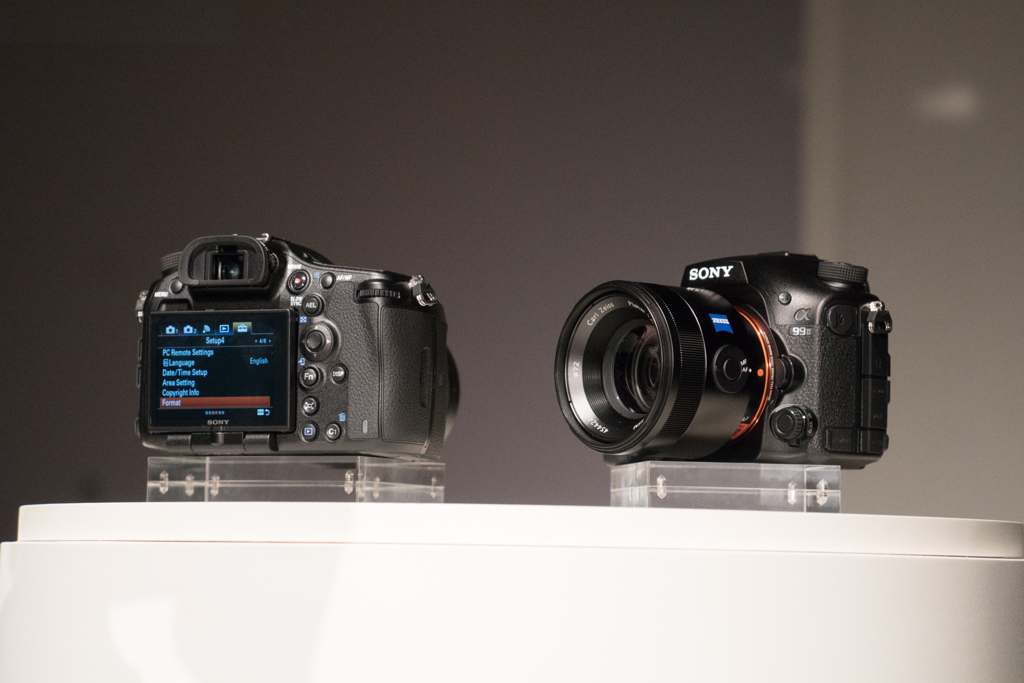 giá Sony a99II ảnh 1 gia Sony a99II anh 1
