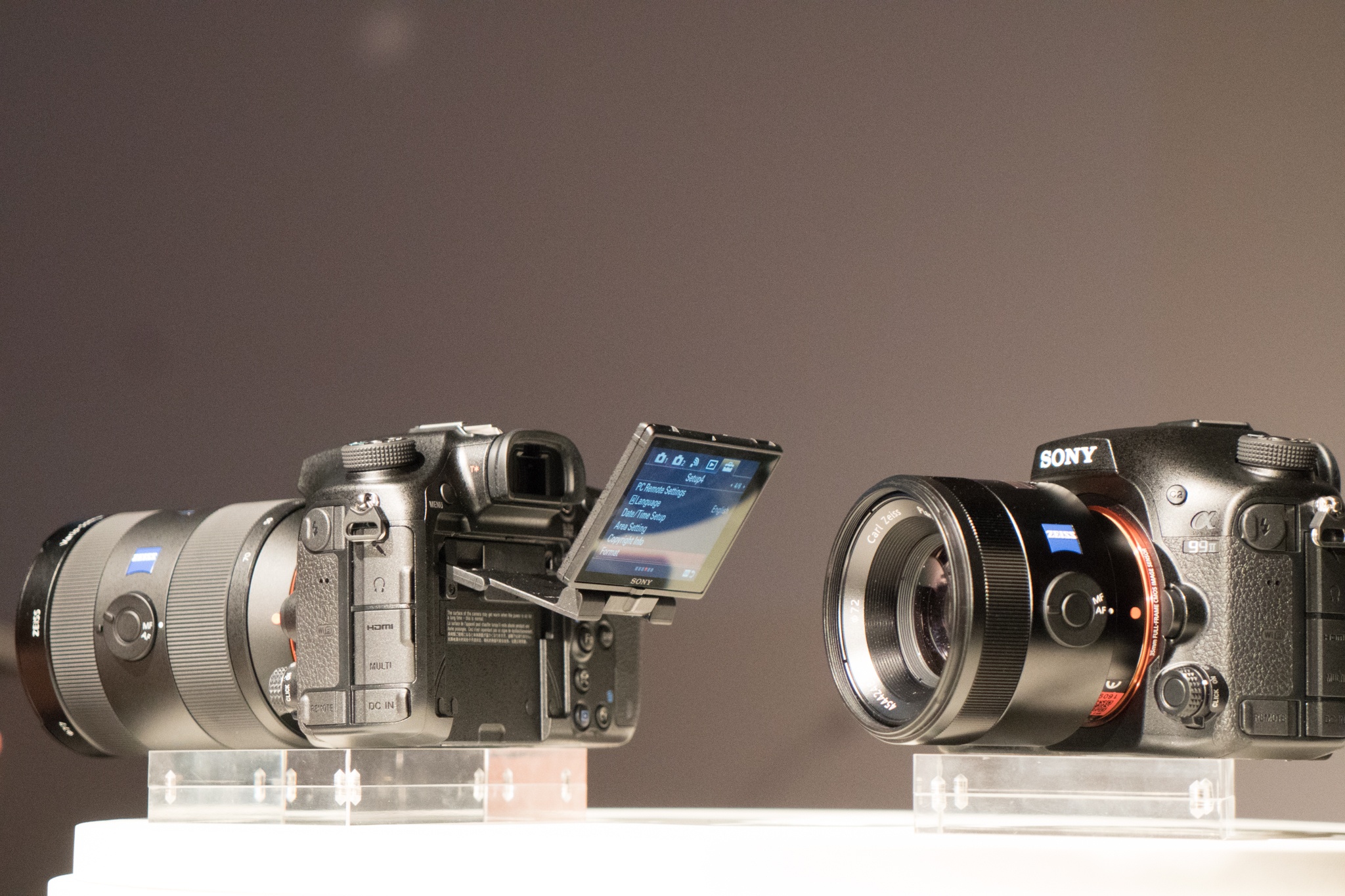 giá Sony a99II ảnh 2 gia Sony a99II anh 2