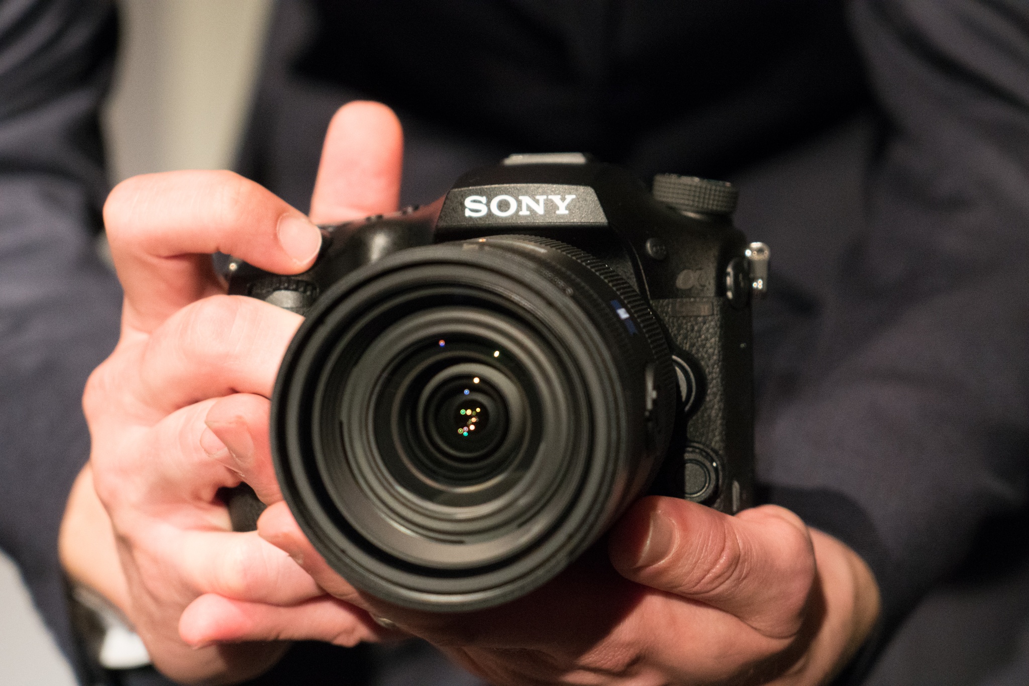 Sony ra mat Alpha 99 Mark II ban dac biet hinh anh