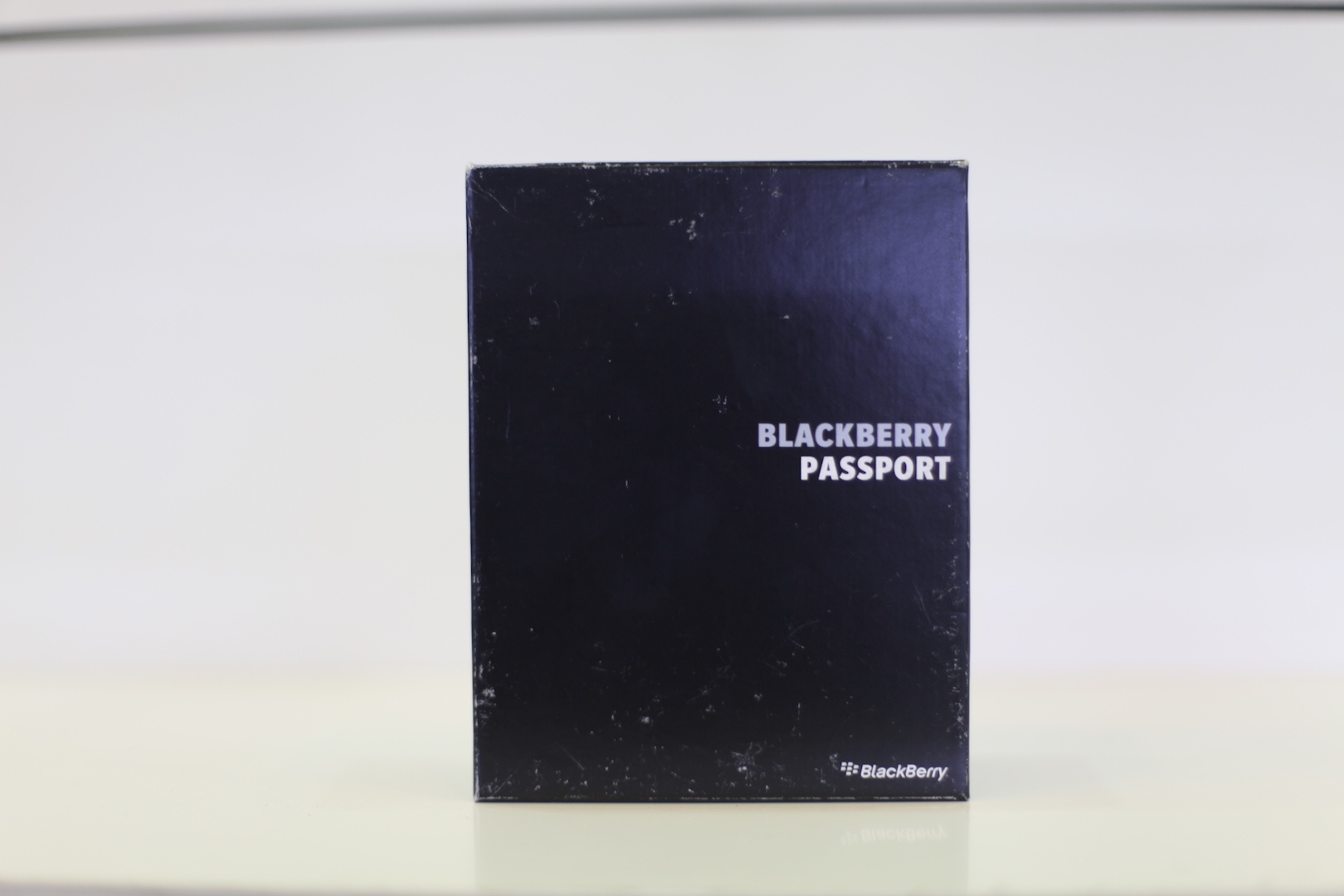 Blackberry Passport gia 5 trieu anh 1