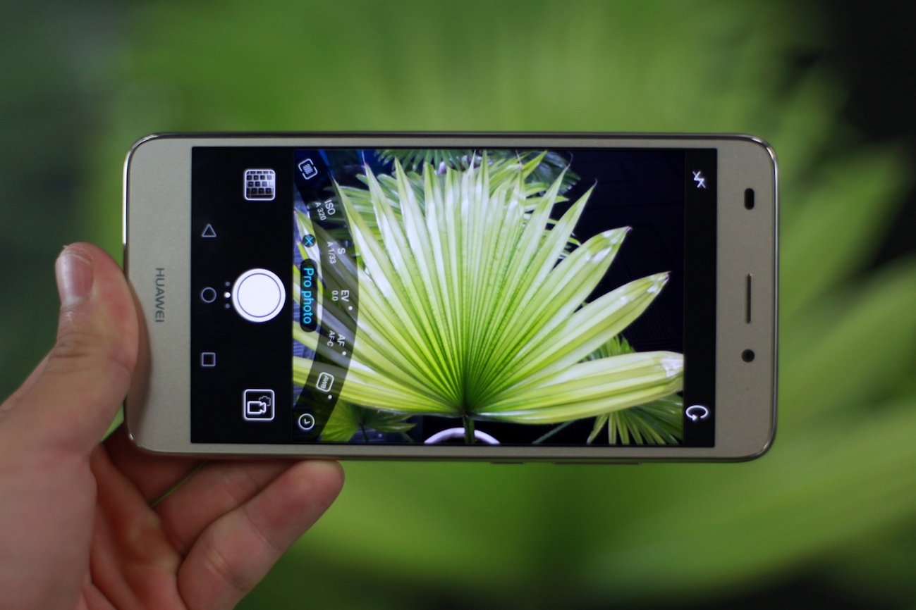 Danh gia Huawei GR5 mini: Thiet ke kha, van tay nhay hinh anh