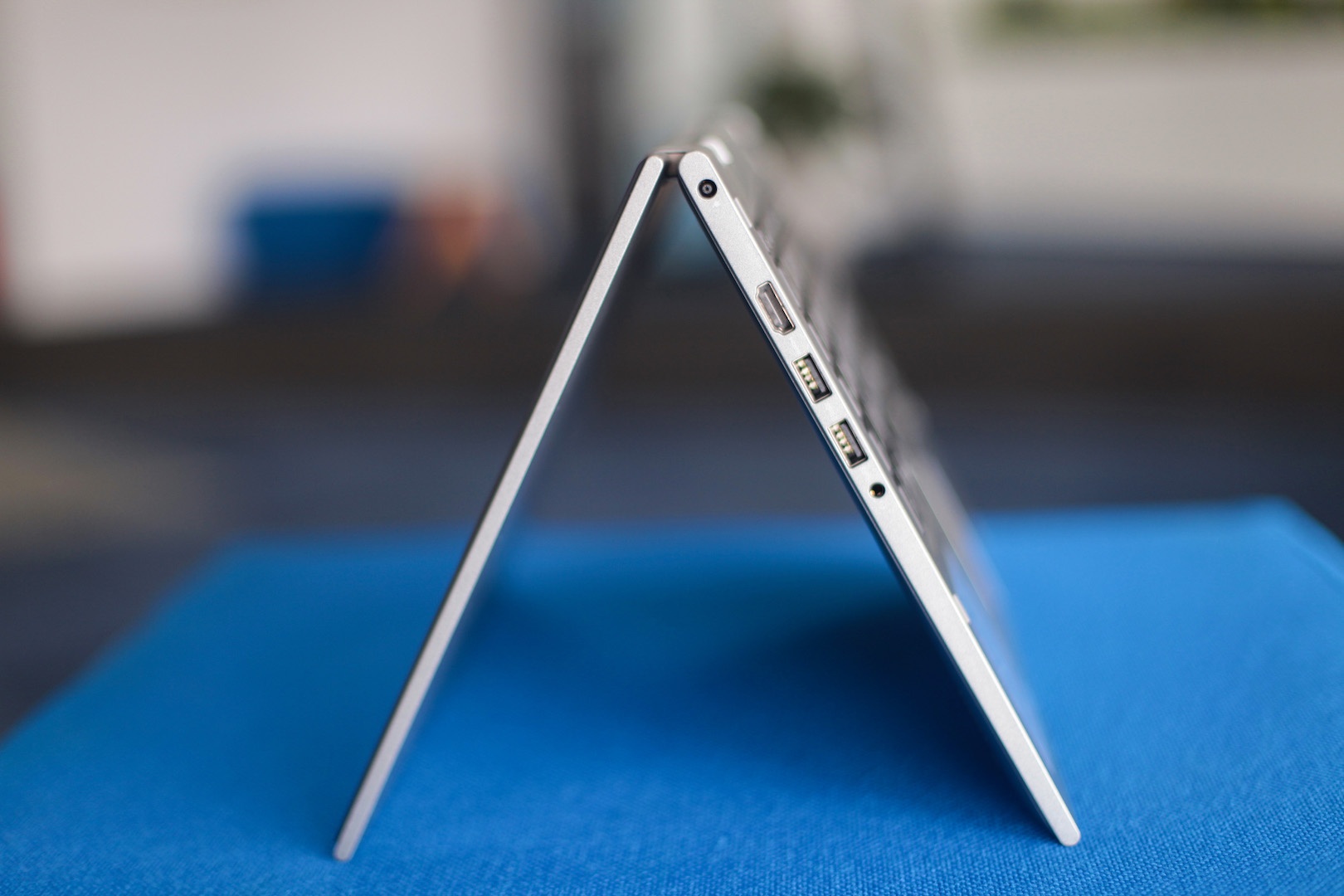 Dell Inspiron 3185 anh 1