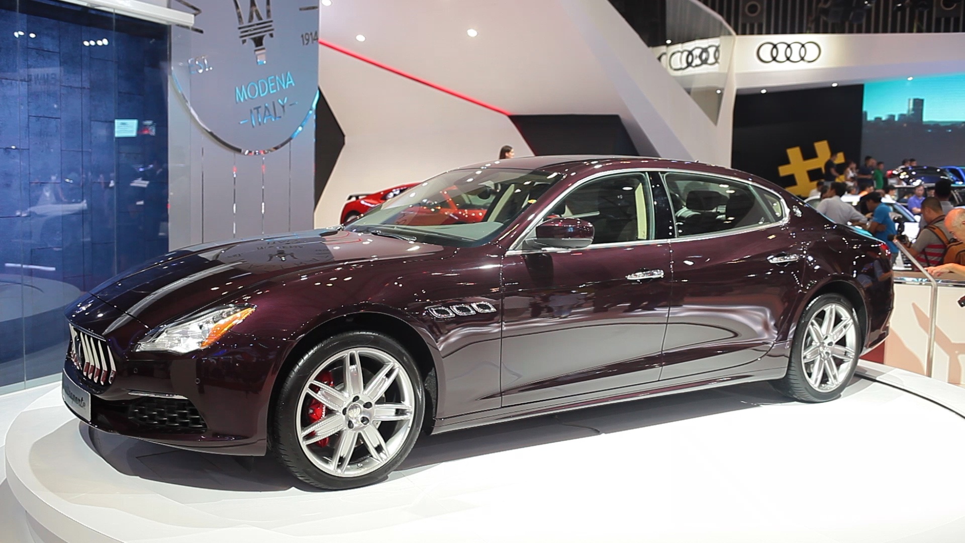 Video Maserati Quattroporte 2017 dau tien tai VN hinh anh