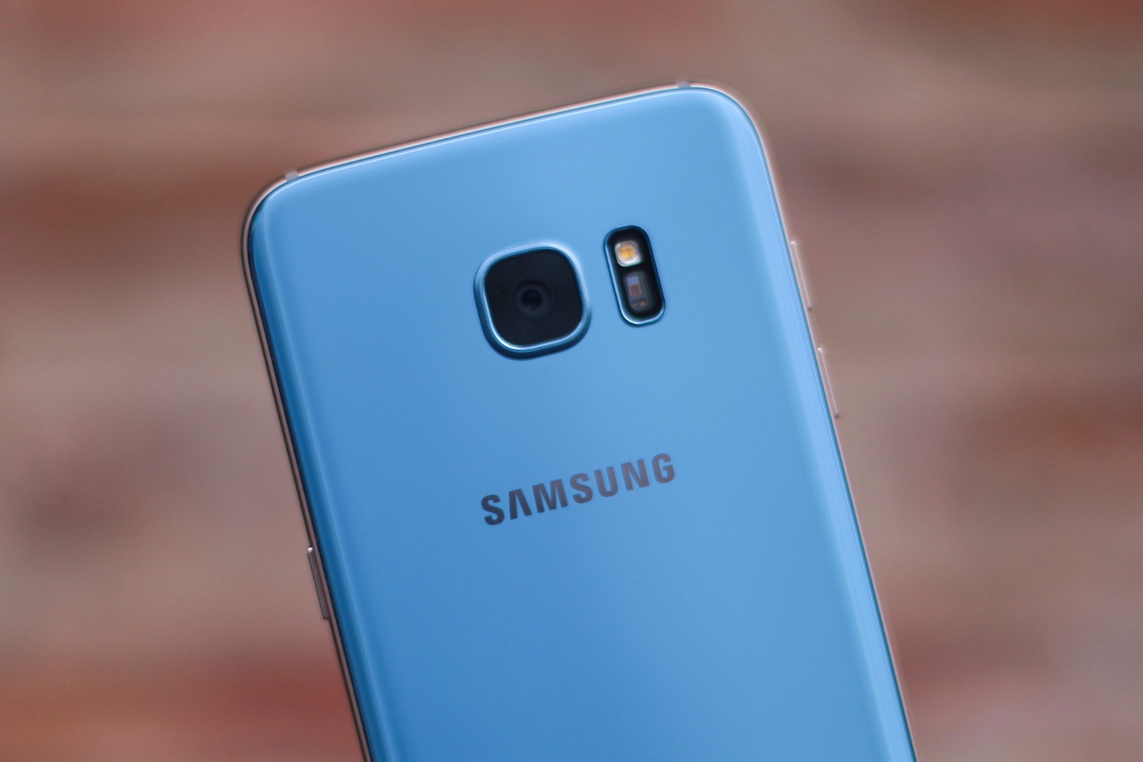 Samsung Galaxy S7 Xanh san ho tai Viet Nam, anh 2