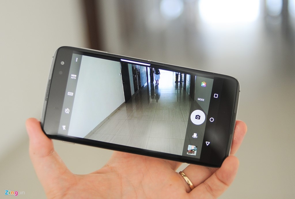 Doi thu cua iPhone 7 anh 5