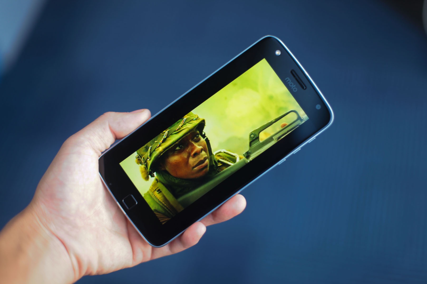 Moto Z Play tai Viet Nam anh 15