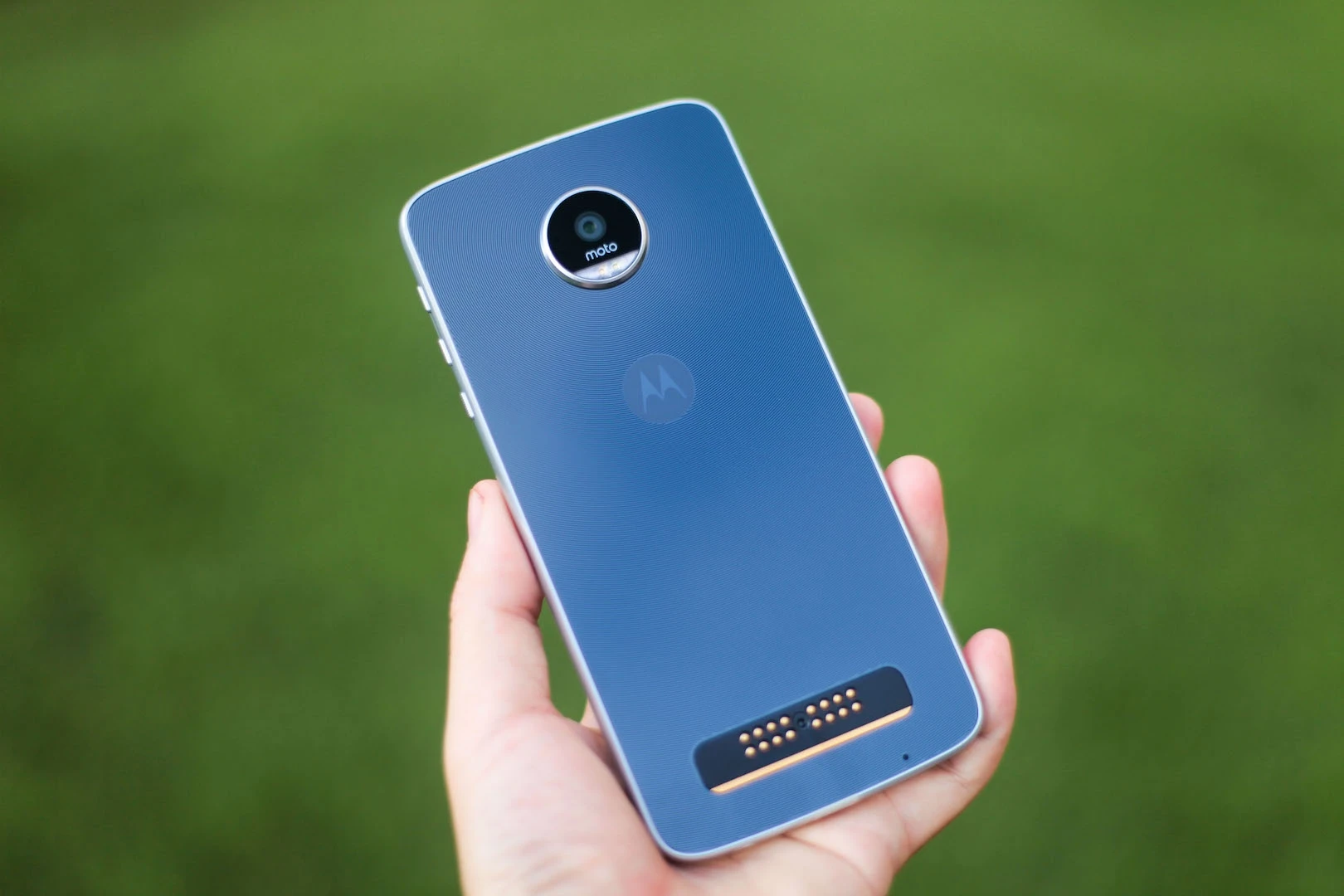 Moto Z Play tai Viet Nam anh 3