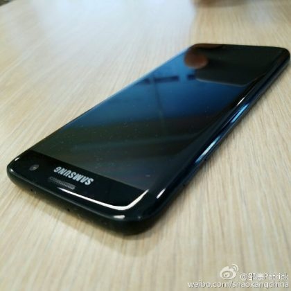 Samsung Galaxy S7 edge Glossy Black anh 6