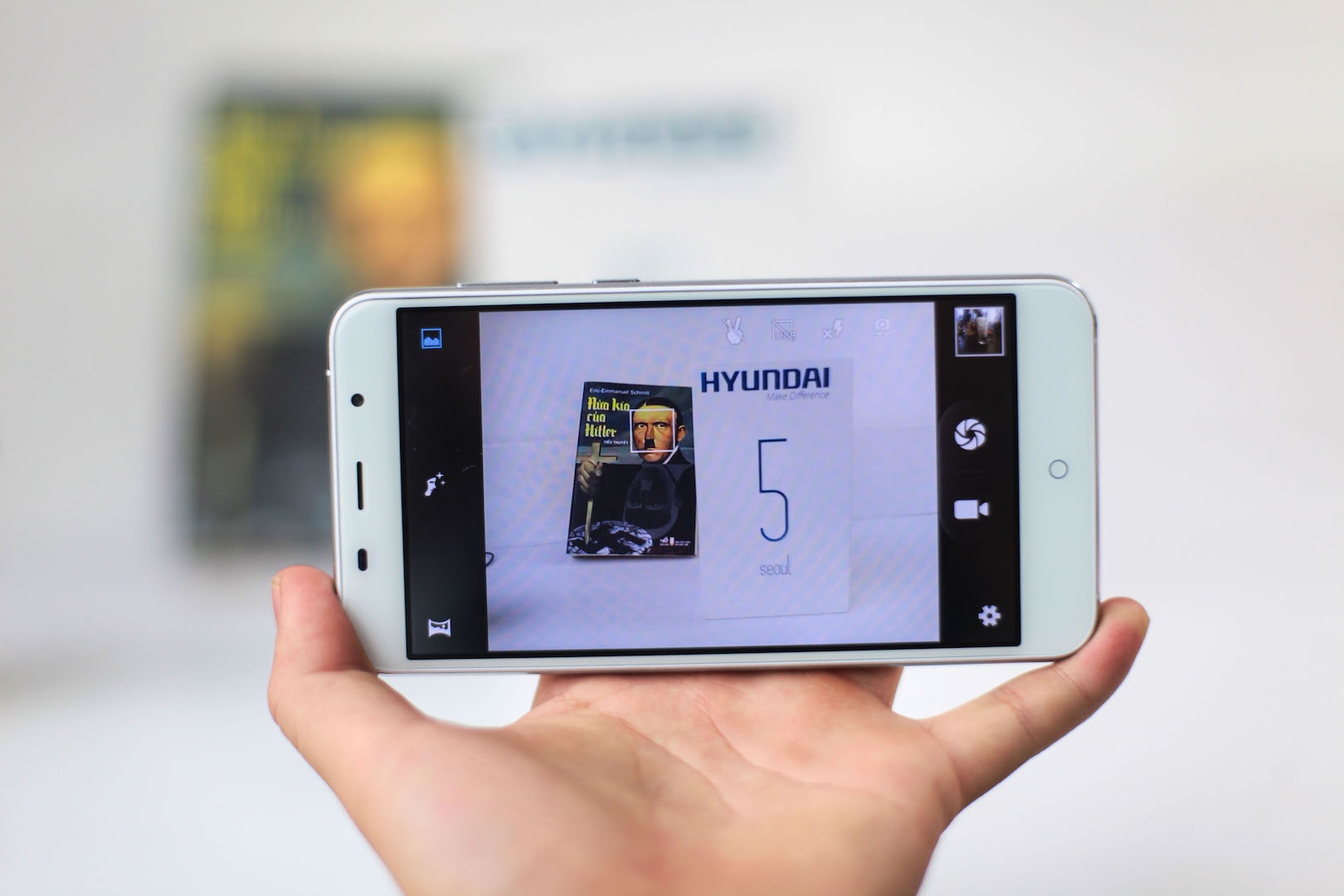 Smartphone Hyundai Seoul 5 anh 12