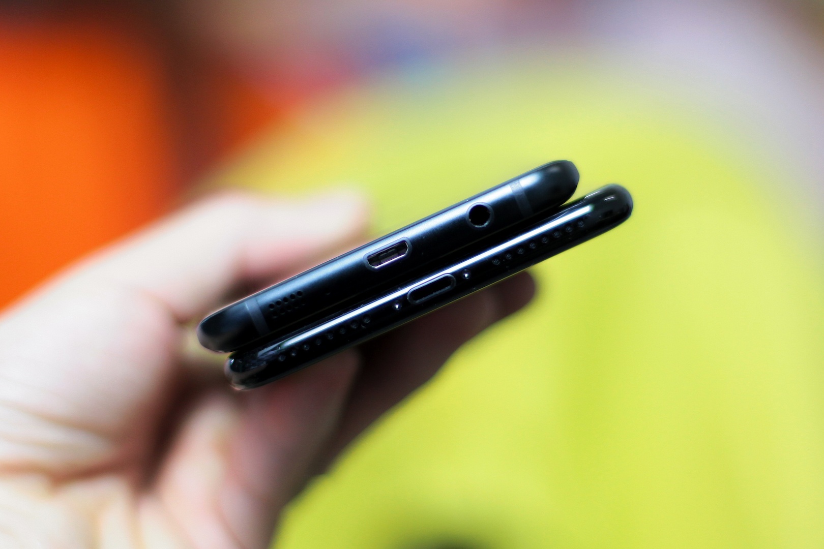 iPhone 7Plus den bong voi Galaxy S7 edge anh 5