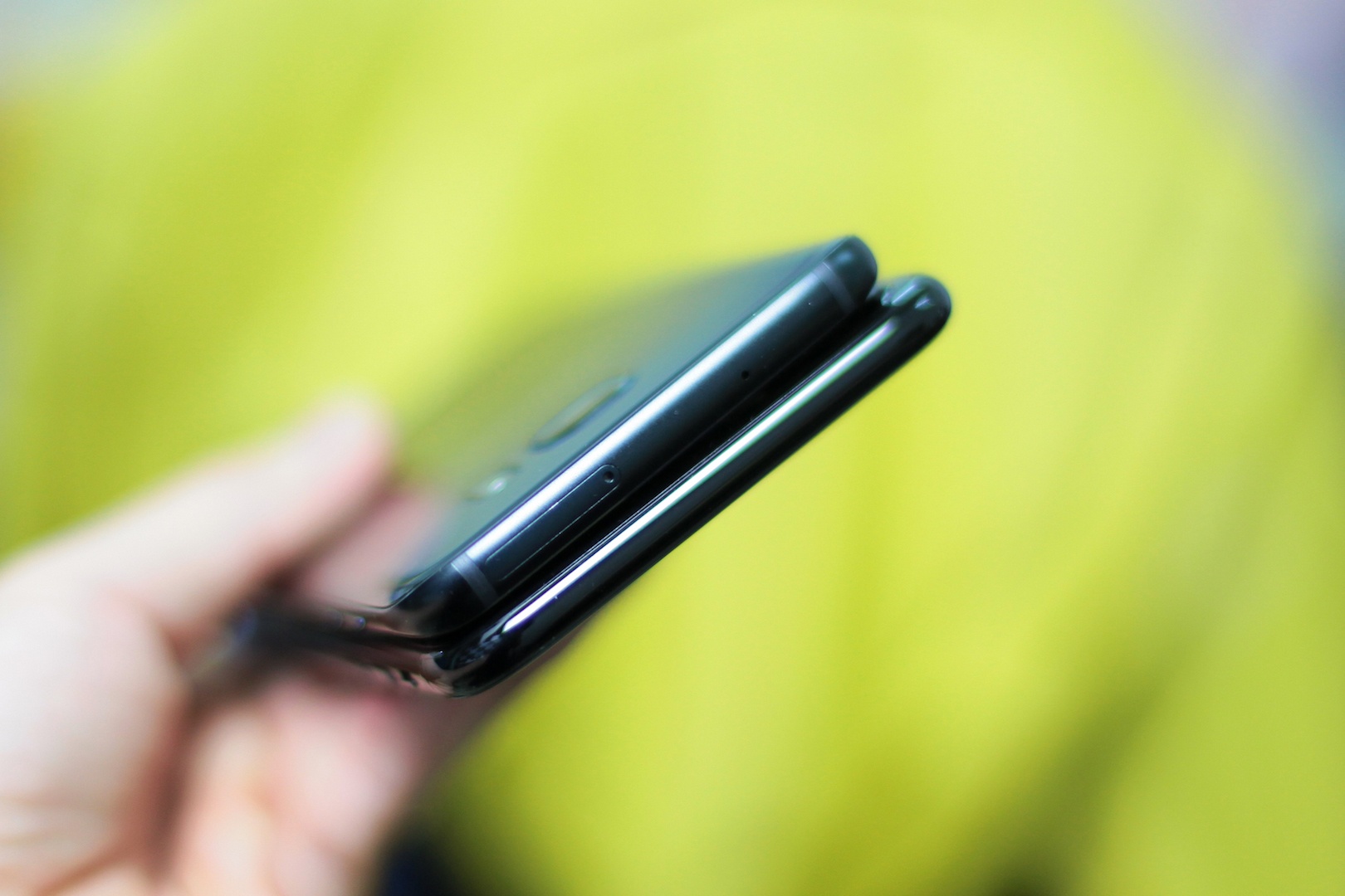 iPhone 7Plus den bong voi Galaxy S7 edge anh 4