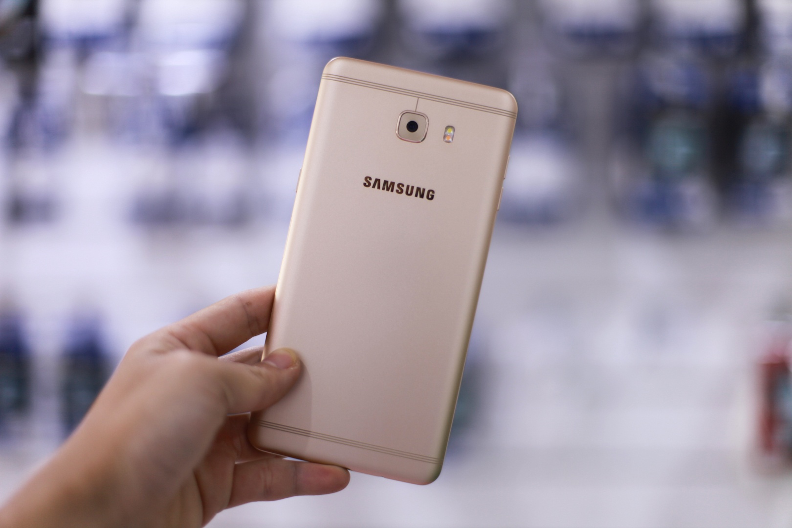 Samsung Galaxy C9 Pro tai Viet Nam anh 3