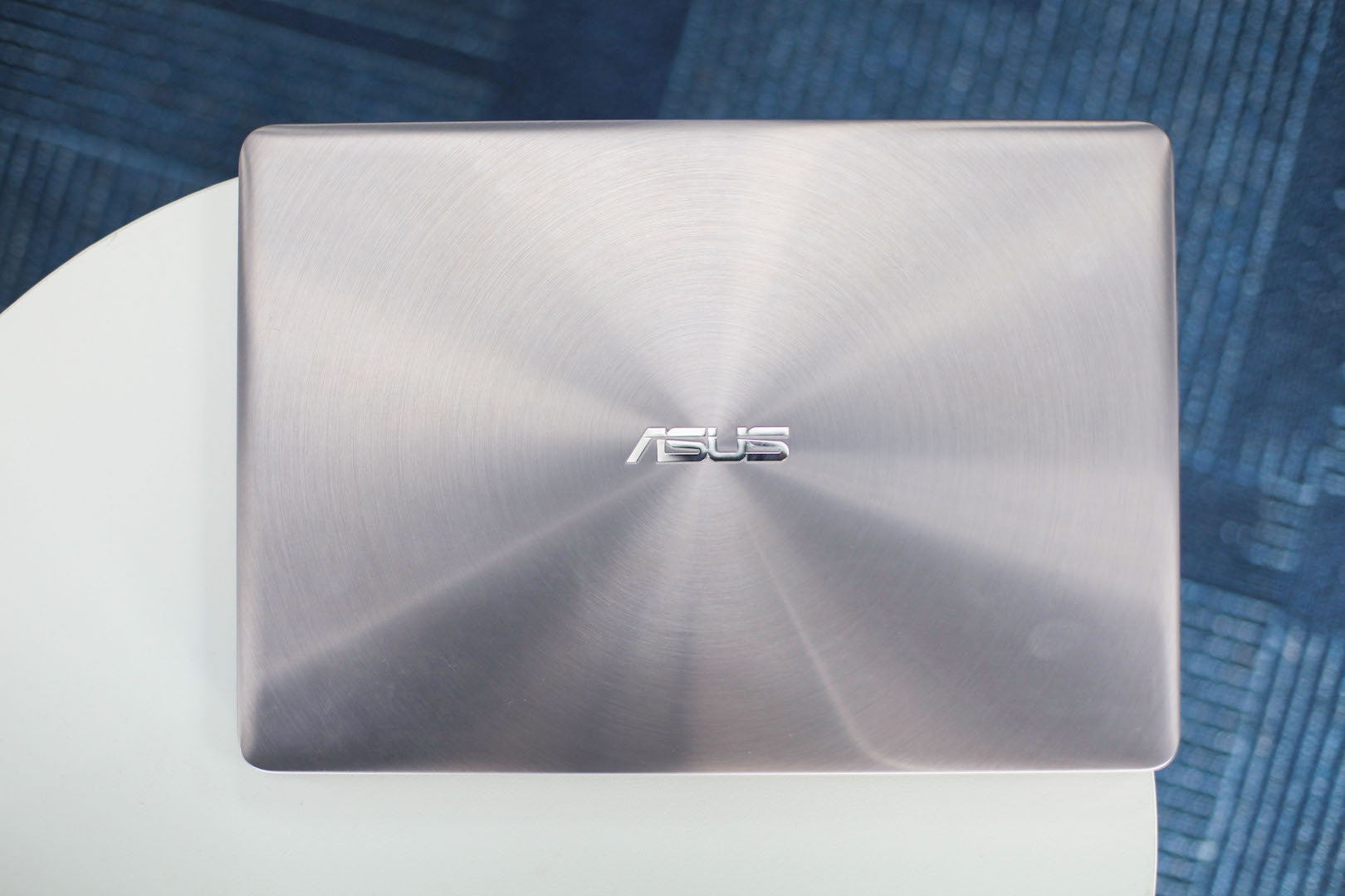 Asus Zenbook UX410 anh 1